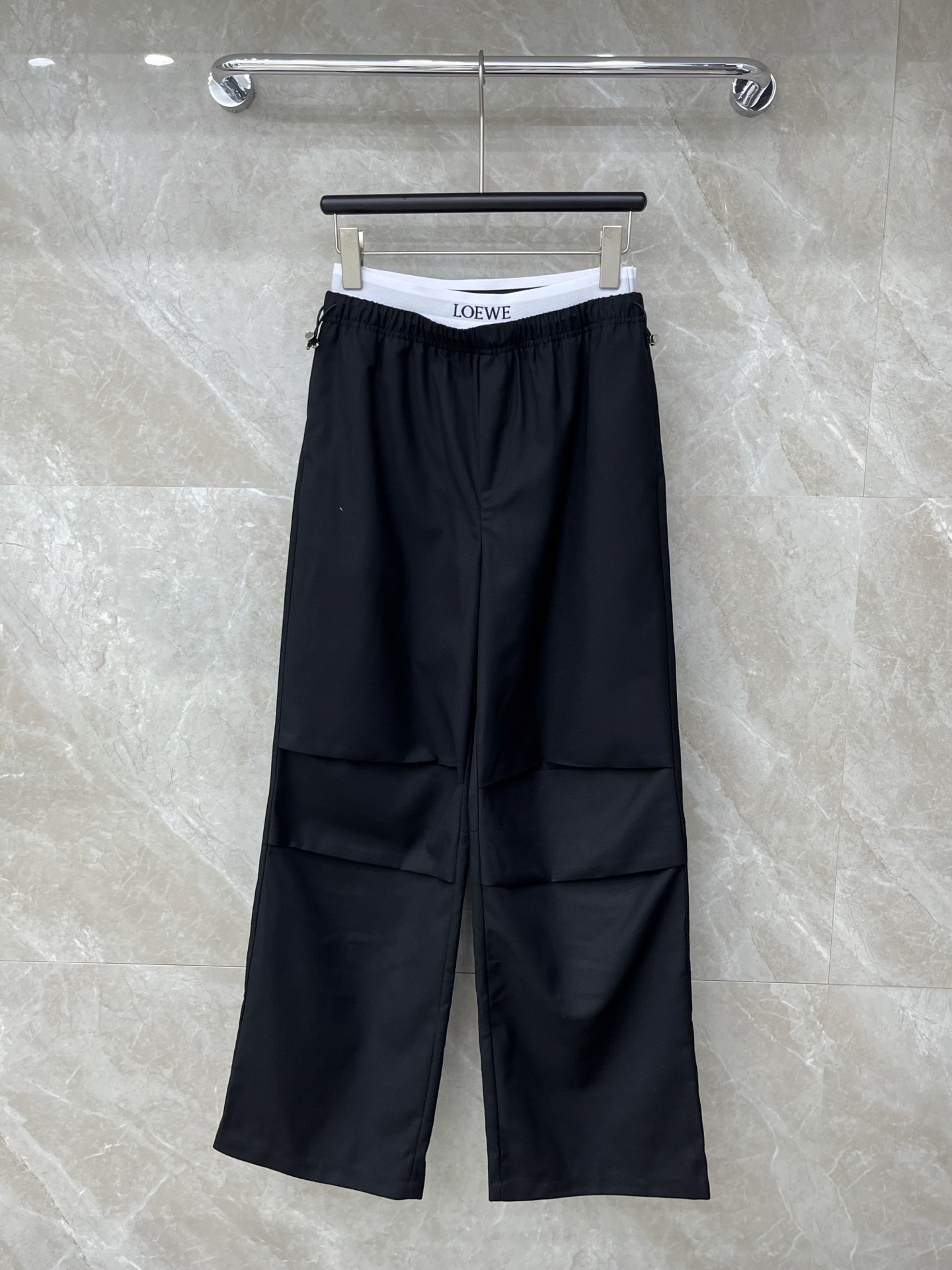 🛒𝐍𝐄𝐖 · 𝟐𝟎𝟐6/爆款现货【早春新款】Loe*｜26新款松紧字母织带休闲裤颜色百搭高级 尽显高级随