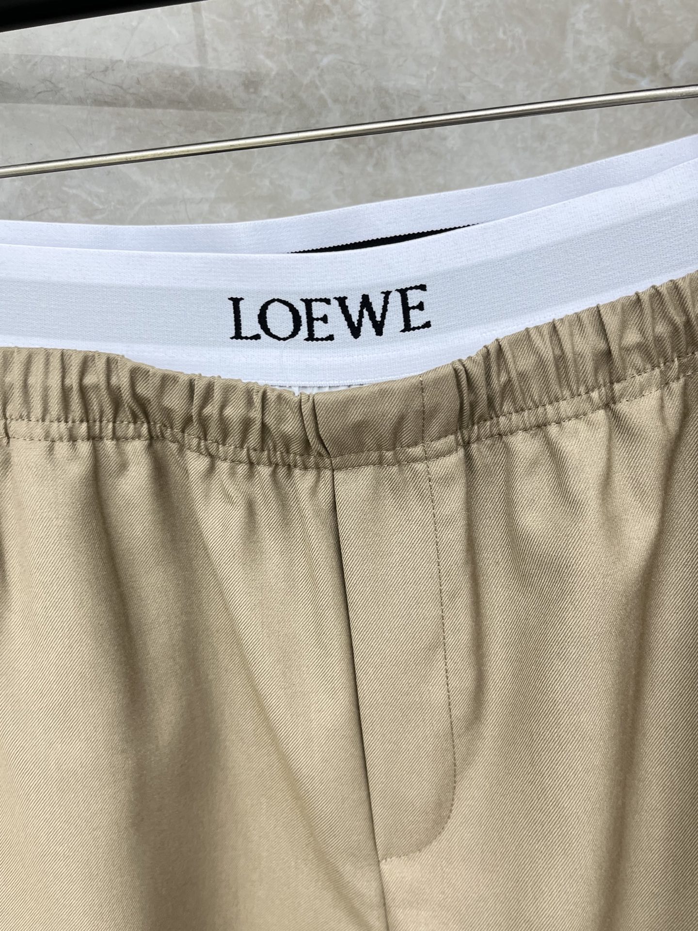 🛒𝐍𝐄𝐖 · 𝟐𝟎𝟐6/爆款现货【早春新款】Loe*｜26新款松紧字母织带休闲裤颜色百搭高级 尽显高级随