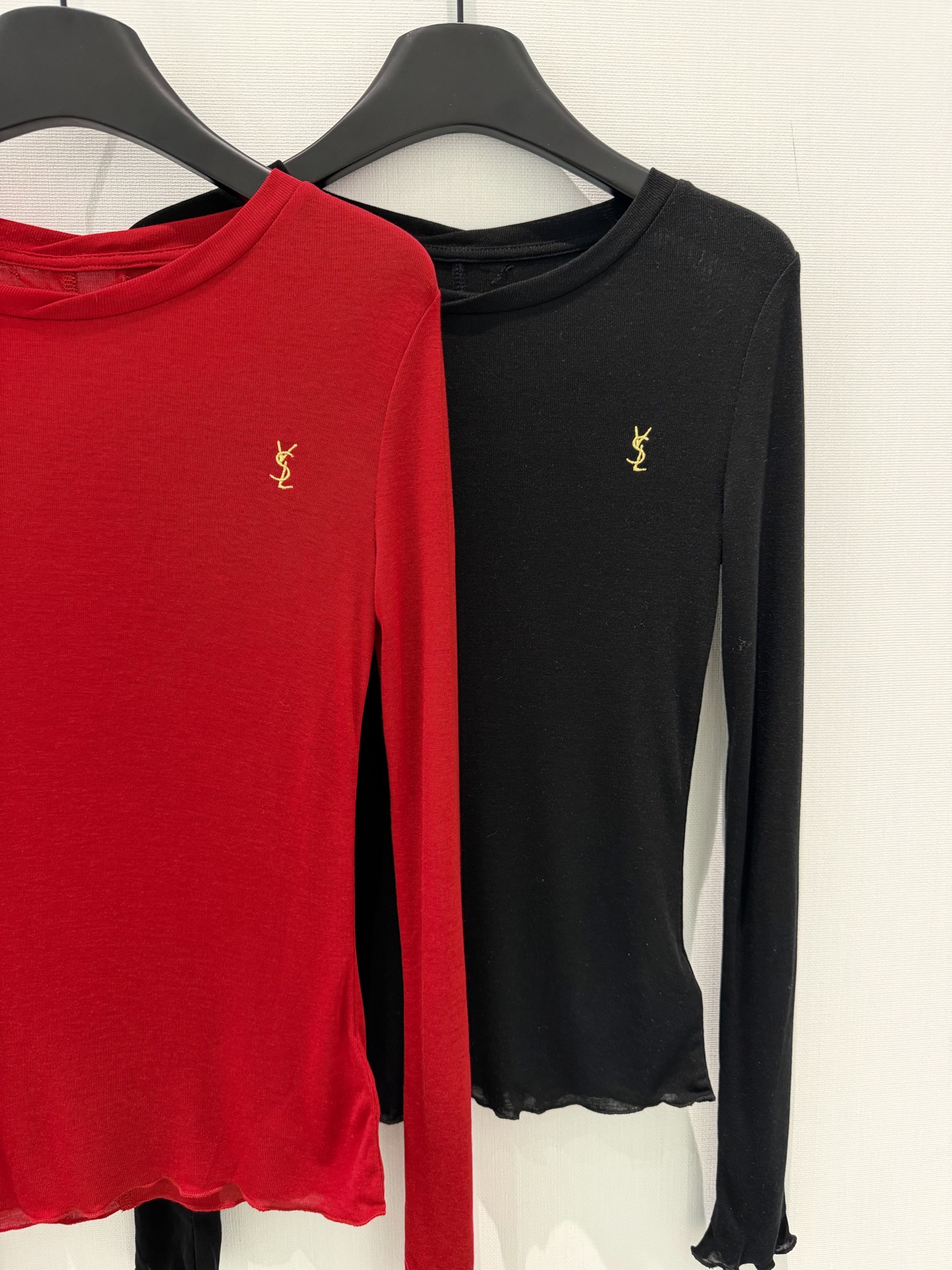 🛒𝐍𝐄𝐖 · 𝟐𝟎𝟐6/爆款现货设计师 原创｜2026新款天丝长袖打底衫云感舒适的系列！上身的触感谁穿谁