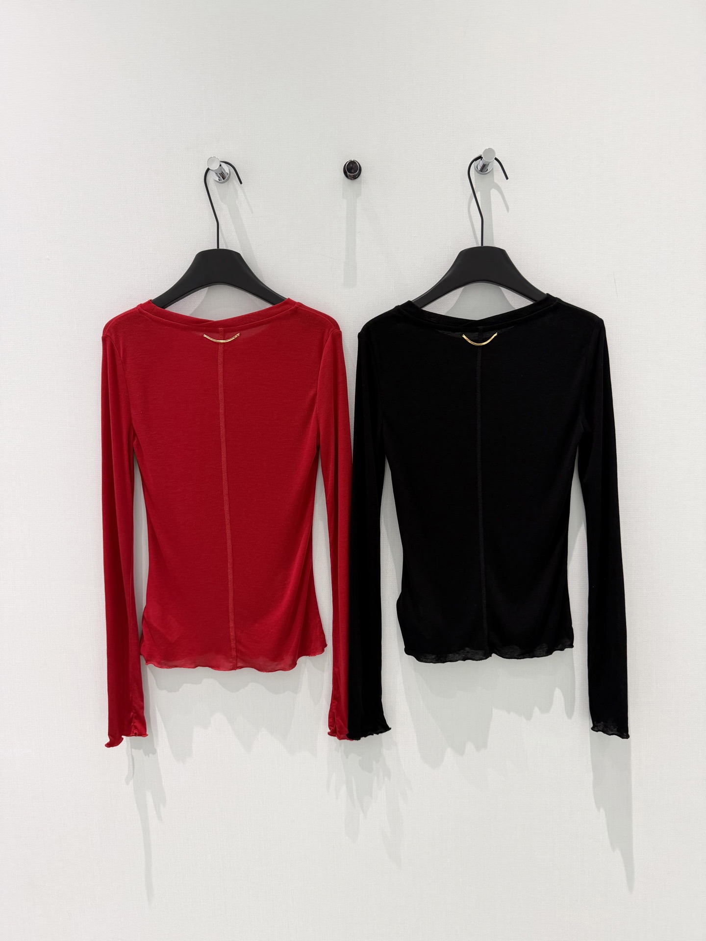 🛒𝐍𝐄𝐖 · 𝟐𝟎𝟐6/爆款现货设计师 原创｜2026新款天丝长袖打底衫云感舒适的系列！上身的触感谁穿谁