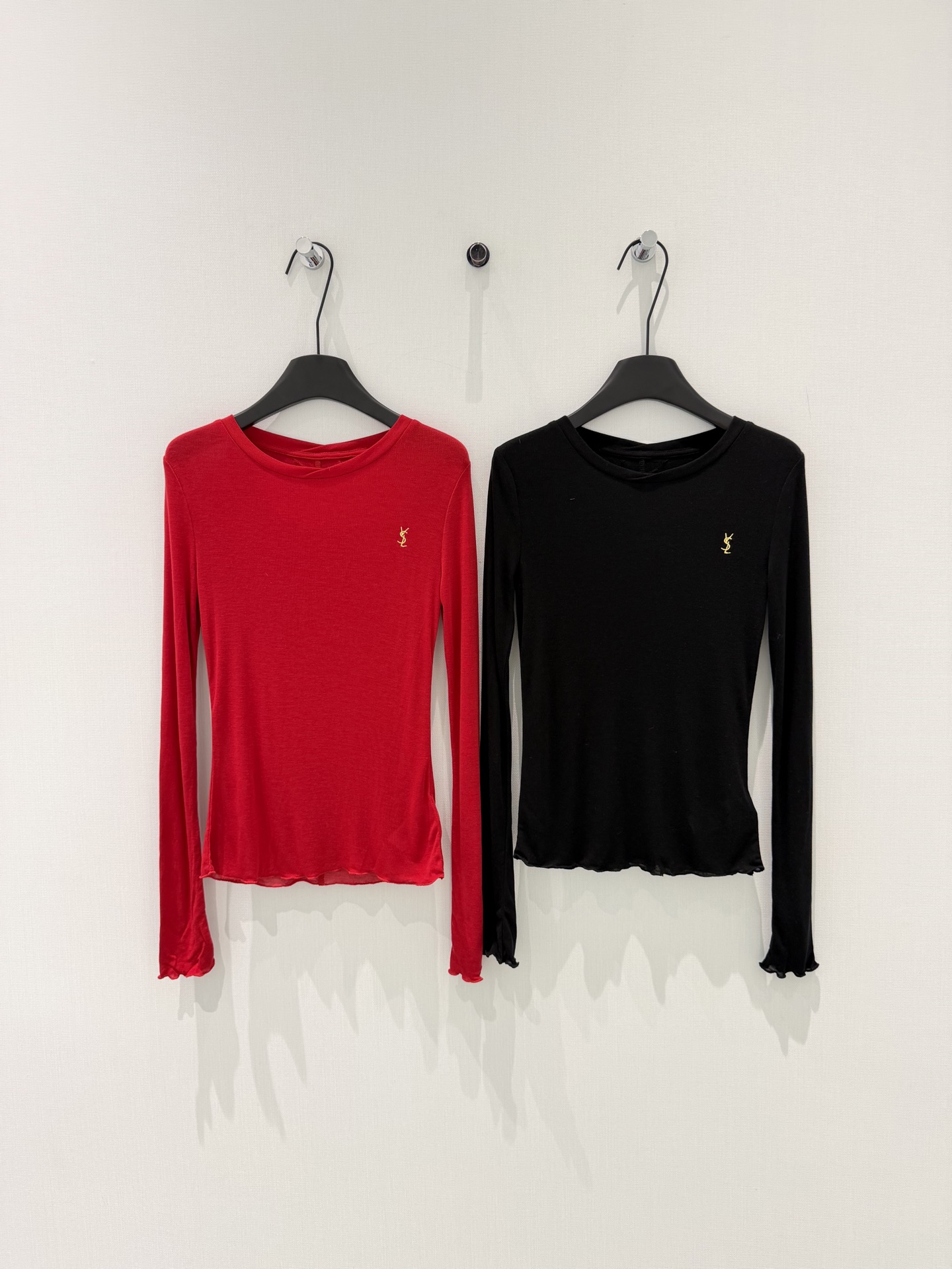 🛒𝐍𝐄𝐖 · 𝟐𝟎𝟐6/爆款现货设计师 原创｜2026新款天丝长袖打底衫云感舒适的系列！上身的触感谁穿谁