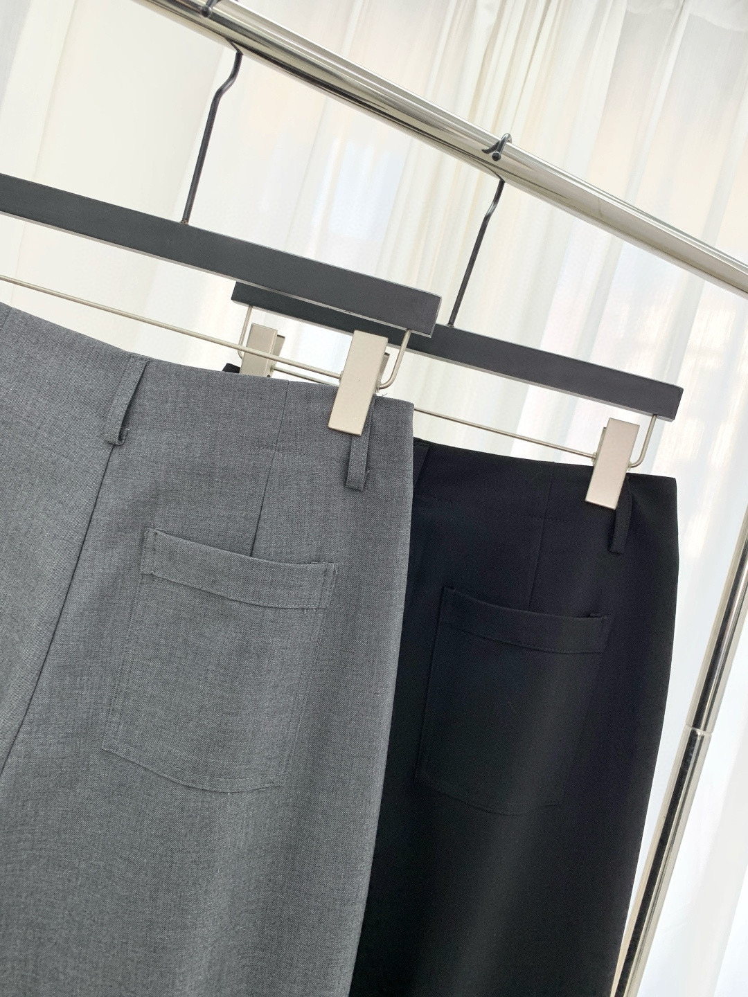 🛒𝐍𝐄𝐖 · 𝟐𝟎𝟐6/爆款现货设计师 MM6｜26新款毛边皮牌休闲西裤颜色百搭高级 尽显高级随意感 视