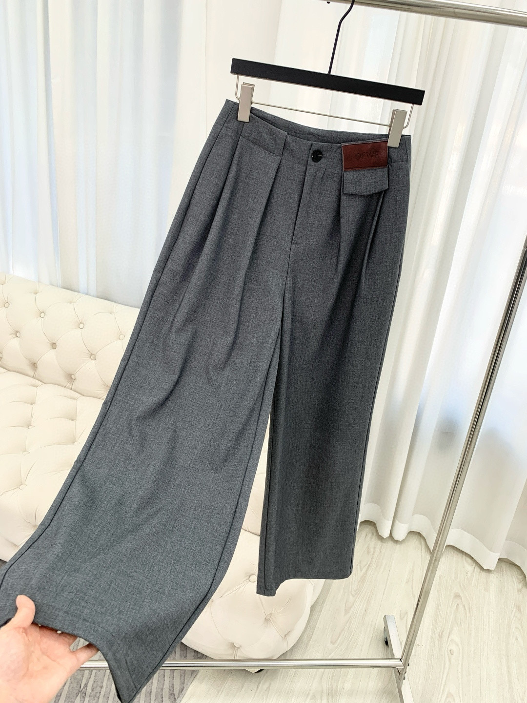 🛒𝐍𝐄𝐖 · 𝟐𝟎𝟐6/爆款现货设计师 MM6｜26新款毛边皮牌休闲西裤颜色百搭高级 尽显高级随意感 视