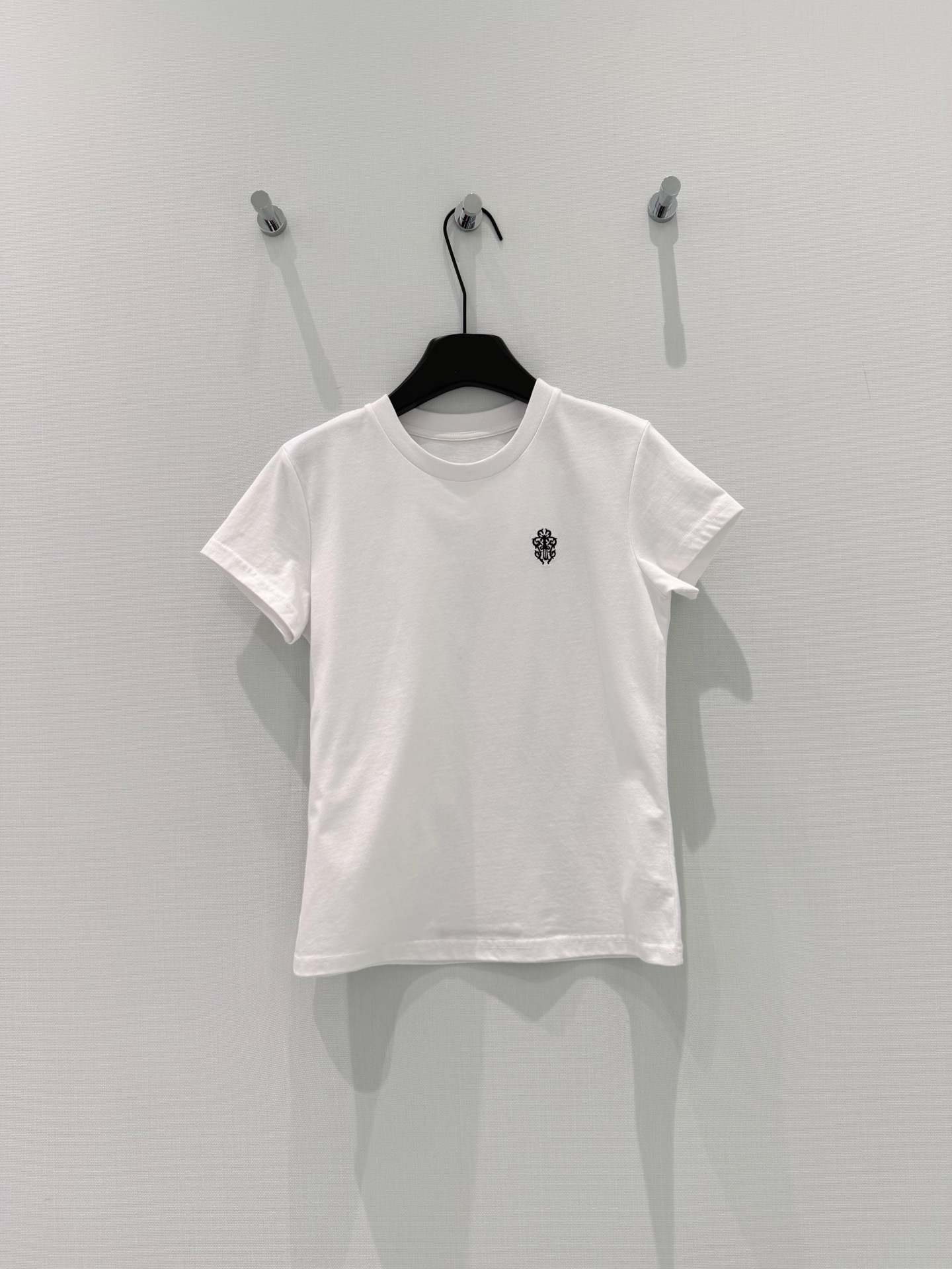 🛒𝐍𝐄𝐖 · 𝟐𝟎𝟐6/爆款现货原单品质 克罗星*｜26新品短袖T恤精致小版型上身巨显瘦！定制最新工艺 