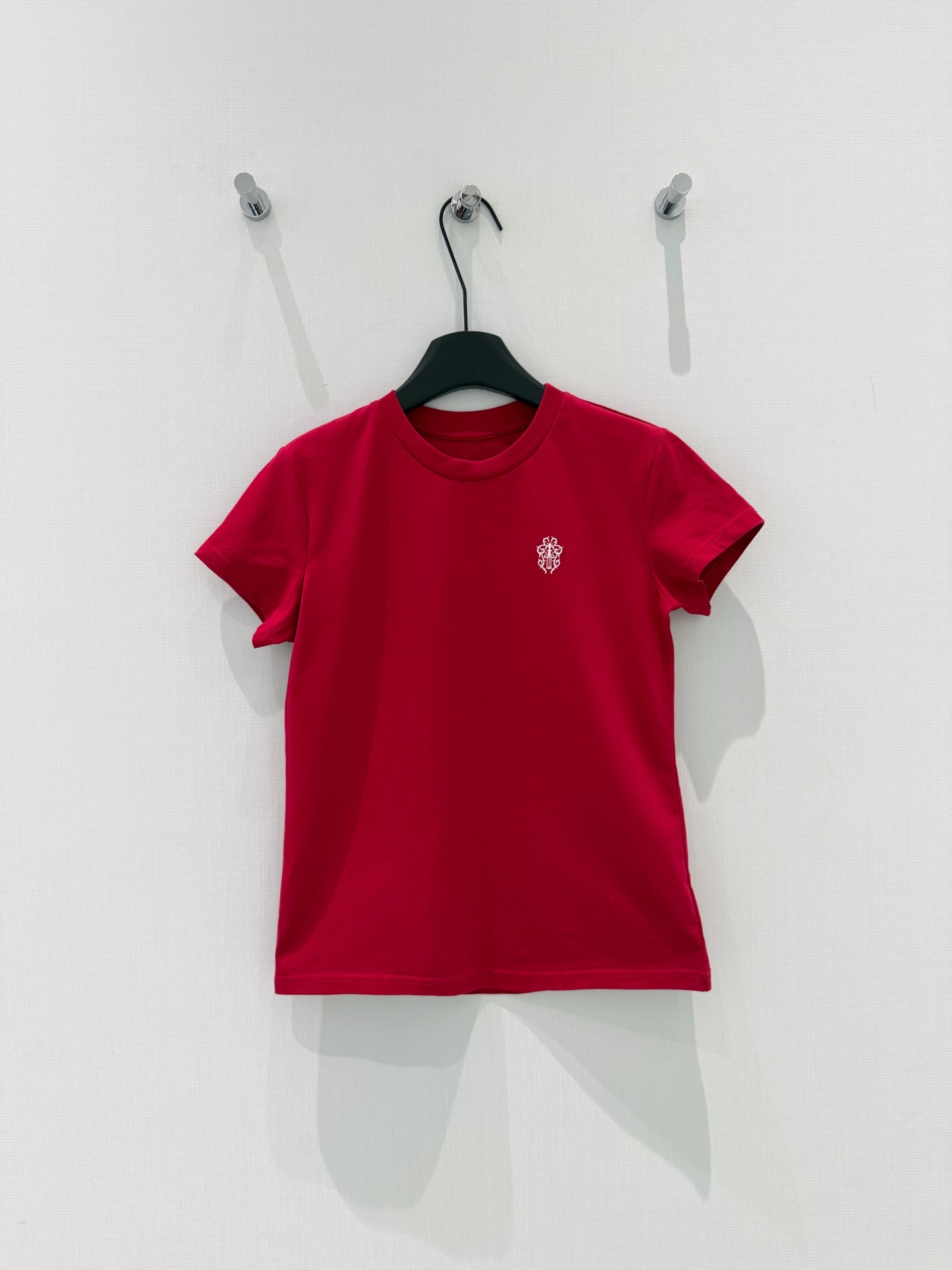 🛒𝐍𝐄𝐖 · 𝟐𝟎𝟐6/爆款现货原单品质 克罗星*｜26新品短袖T恤精致小版型上身巨显瘦！定制最新工艺 