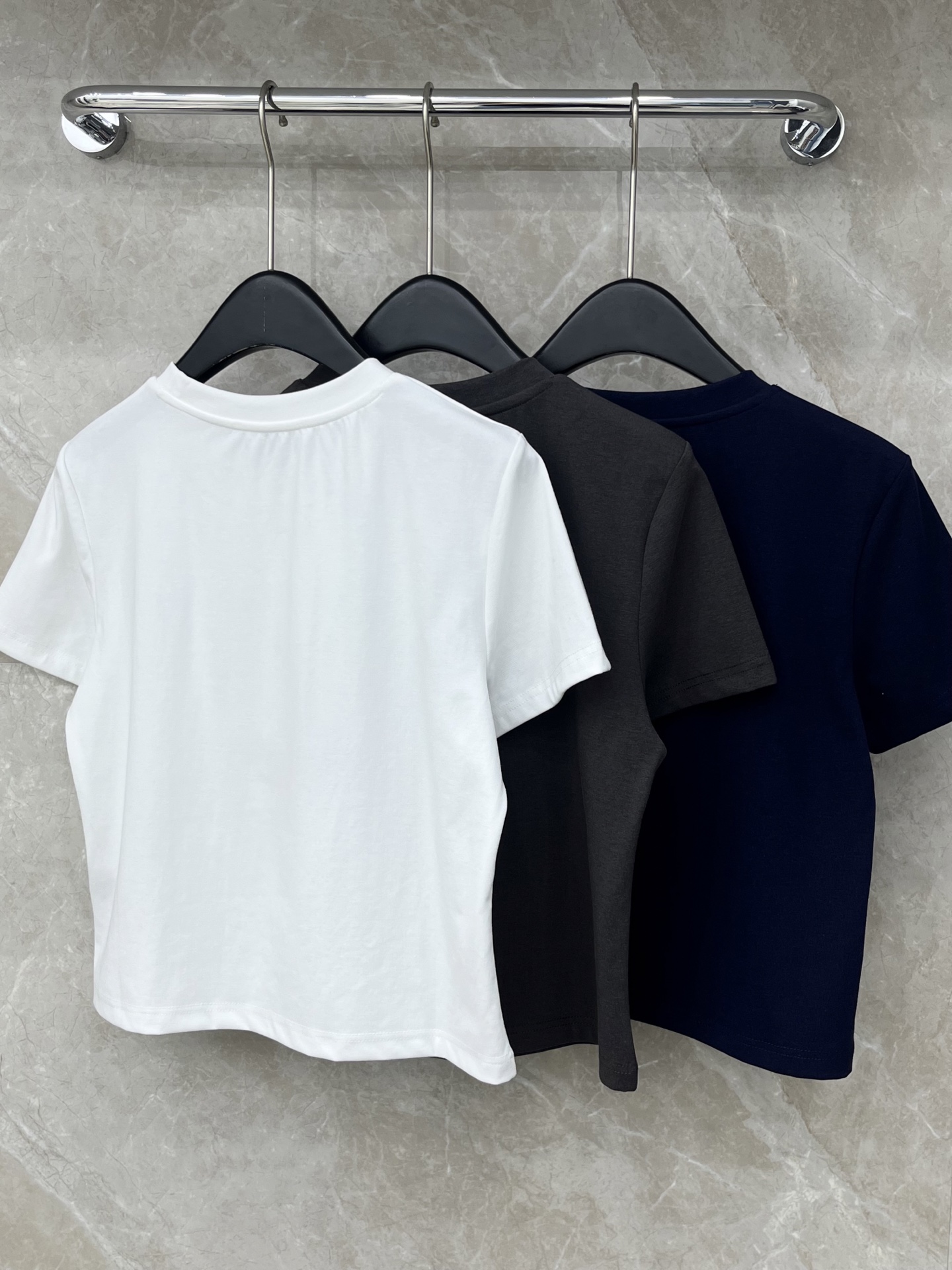 🛒𝐍𝐄𝐖 · 𝟐𝟎𝟐6/爆款现货原单品质 小众*｜26新品印花订珠短袖T恤精致小版型上身巨显瘦！弹力大定