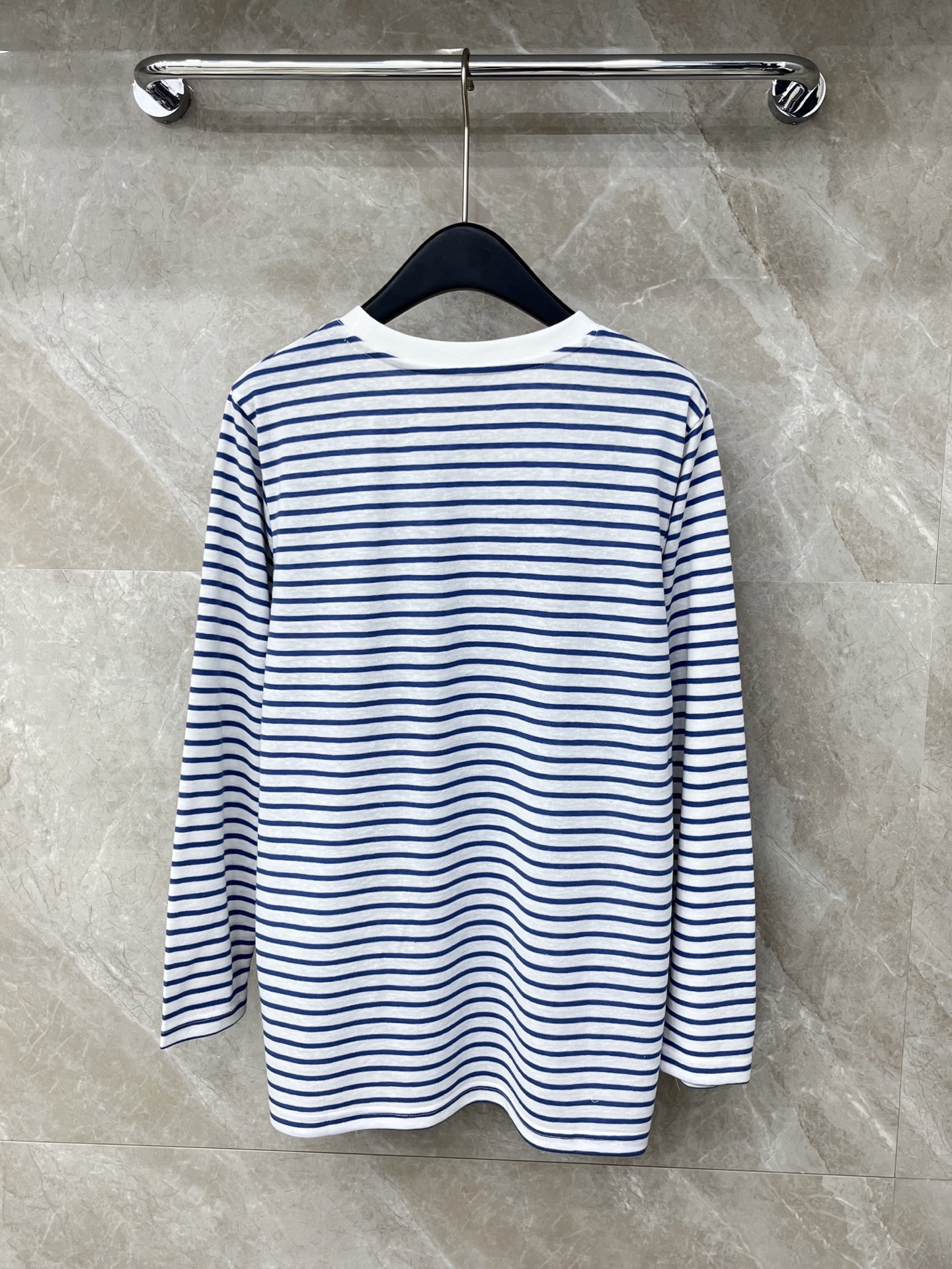 🛒𝐍𝐄𝐖 · 𝟐𝟎𝟐6/爆款现货原单品质 小众｜精致印花长袖条纹T恤高订面料 亲肤透气舒适标志性字母图案