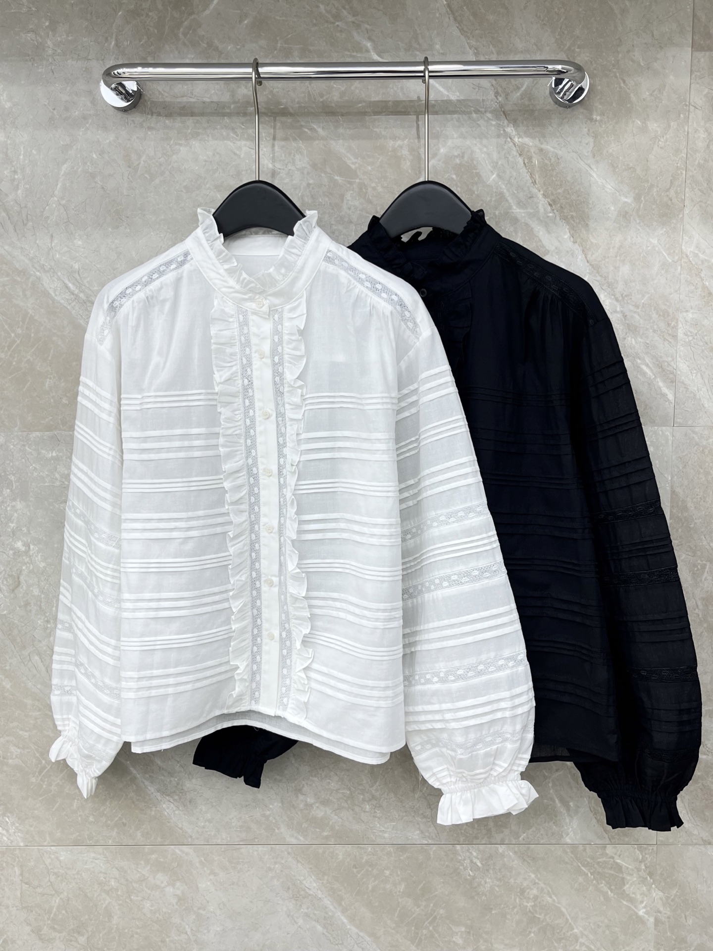 🛒𝐍𝐄𝐖 · 𝟐𝟎𝟐6/爆款现货原单品质 小众*｜2026新品水溶拼接刺绣荷叶边衬衫精致版型，灯笼袖设计
