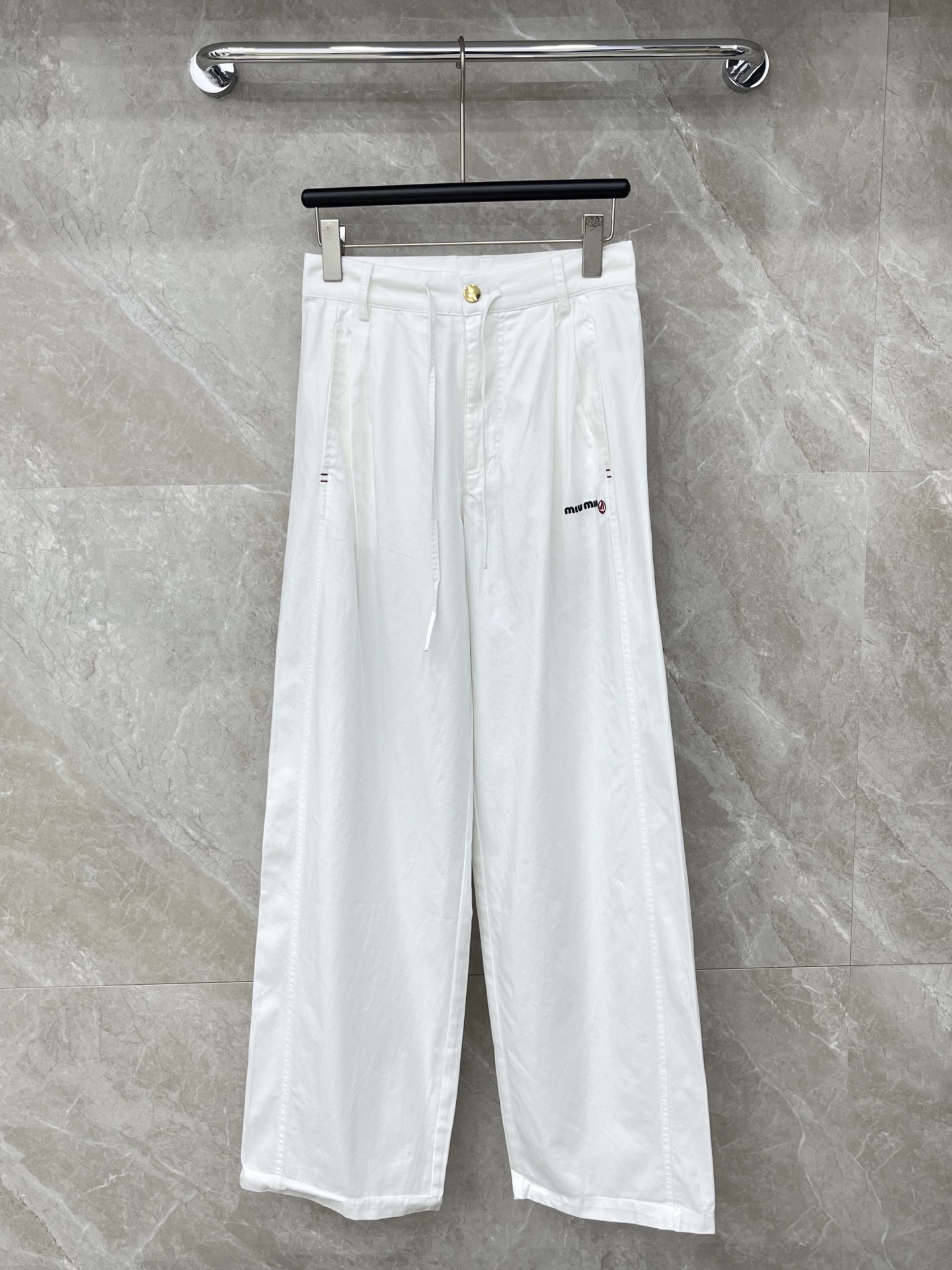 🛒𝐍𝐄𝐖 · 𝟐𝟎𝟐6/爆款现货【早春新款】Miu Mi*｜26新款抽绳休闲裤颜色百搭高级 尽显高级随意