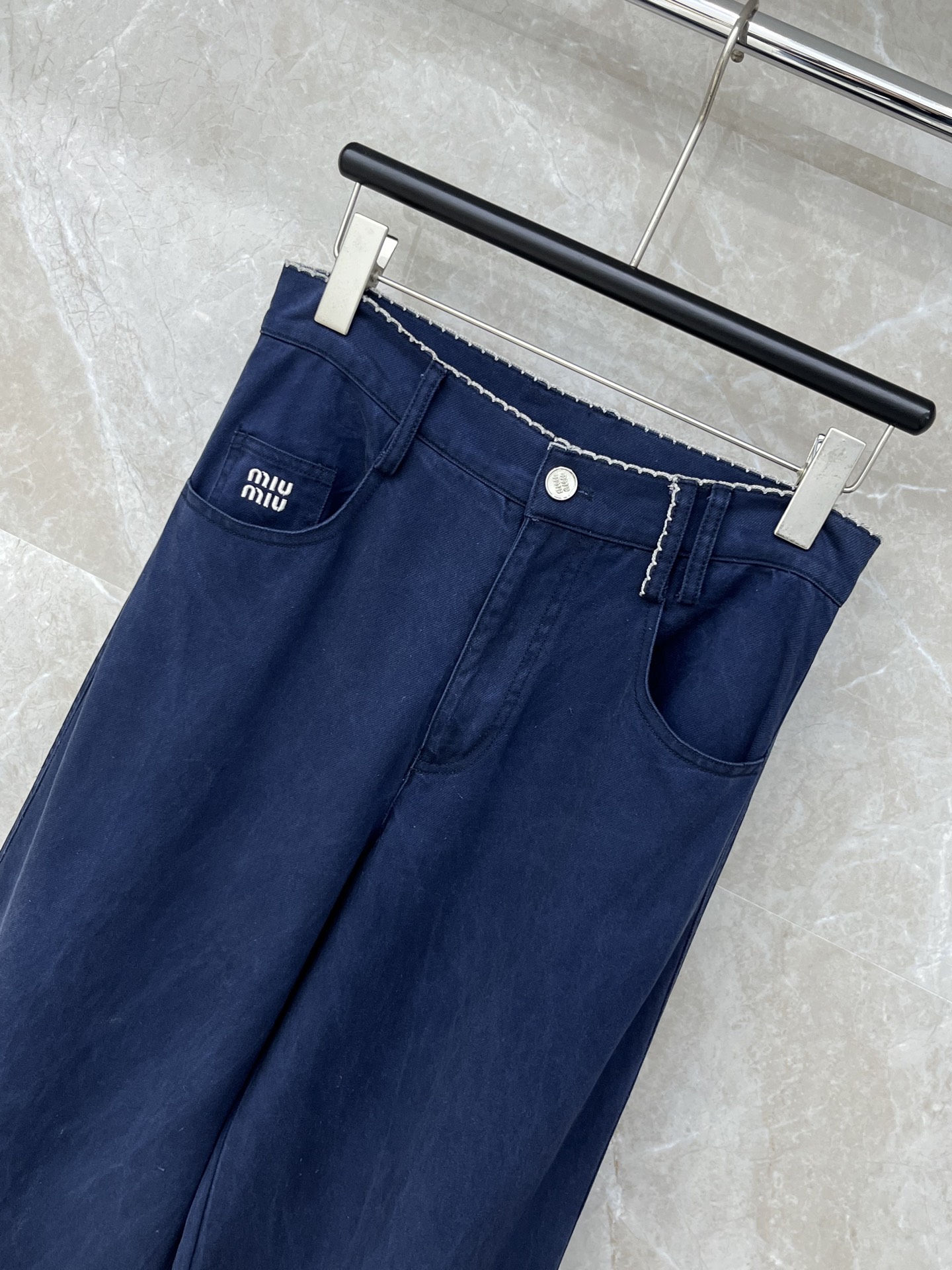 🛒𝐍𝐄𝐖 · 𝟐𝟎𝟐6/爆款现货【早春新款】Miu Mi*｜26新款花边休闲裤颜色百搭高级 尽显高级随意