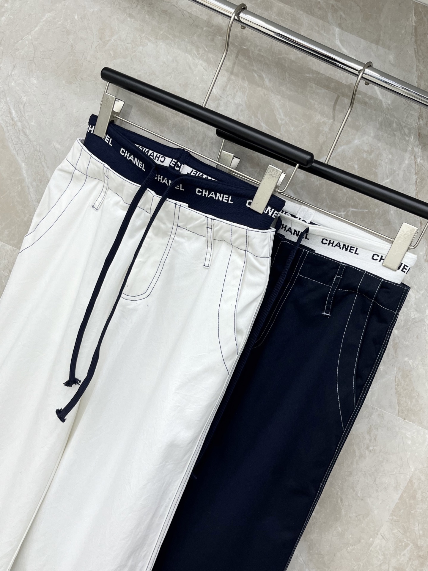 🛒𝐍𝐄𝐖 · 𝟐𝟎𝟐6/爆款现货【早春新款】Cha*｜26新款抽绳双腰头休闲裤颜色百搭高级 尽显高级随意