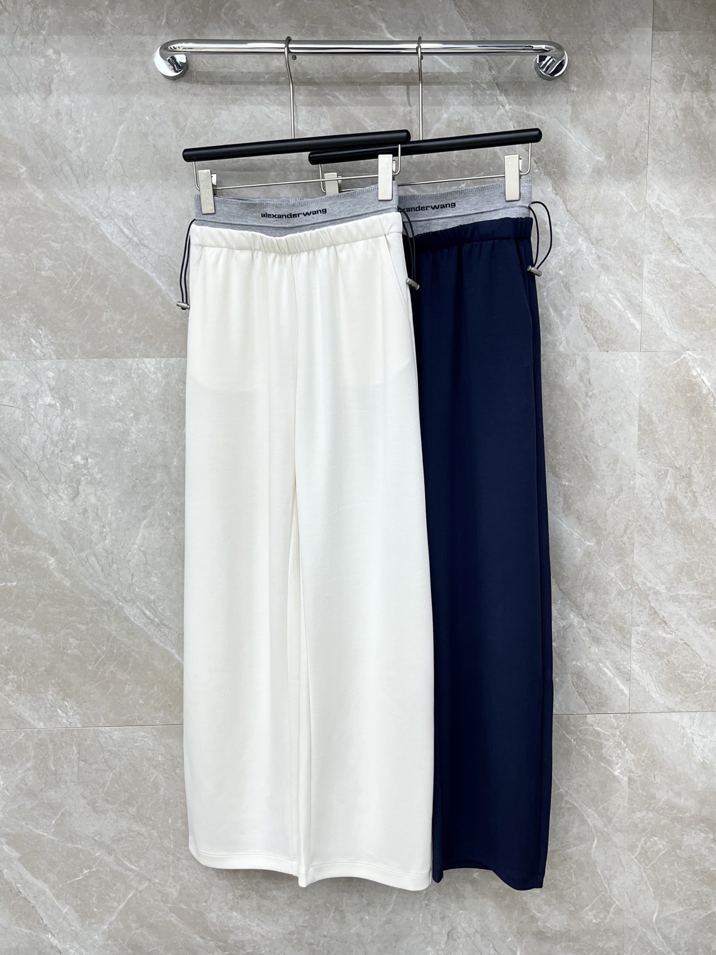 🛒𝐍𝐄𝐖 · 𝟐𝟎𝟐6/爆款现货【早春新款】Alex*｜26新款抽绳织带休闲裤颜色百搭高级 尽显高级随意