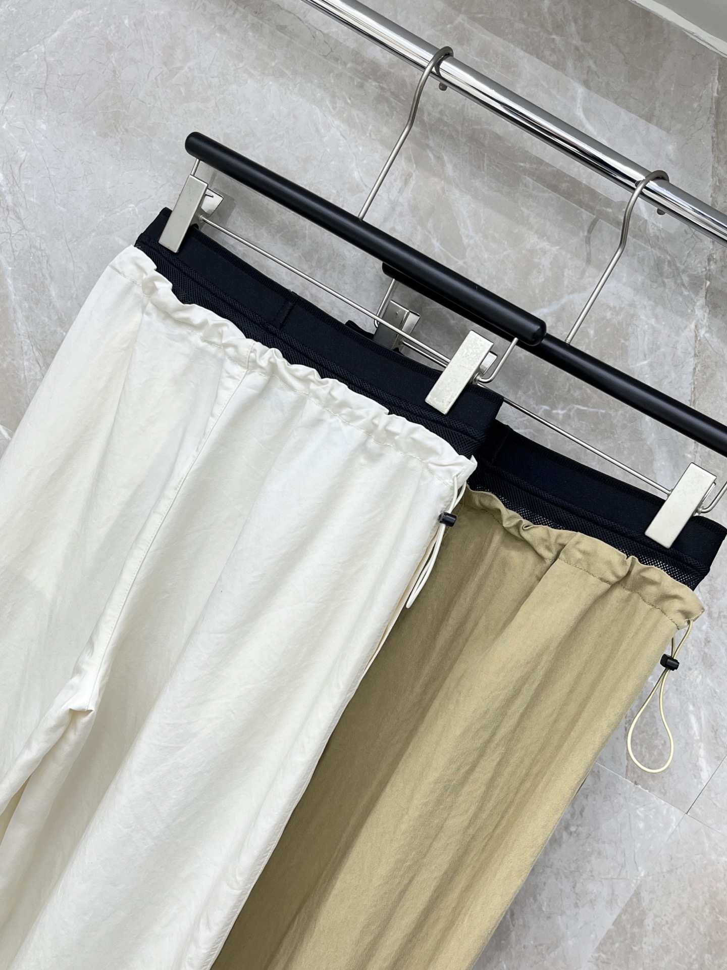 🛒𝐍𝐄𝐖 · 𝟐𝟎𝟐6/爆款现货【早春新款】Alex*｜26新款抽绳网纱织带休闲裤颜色百搭高级 尽显高级