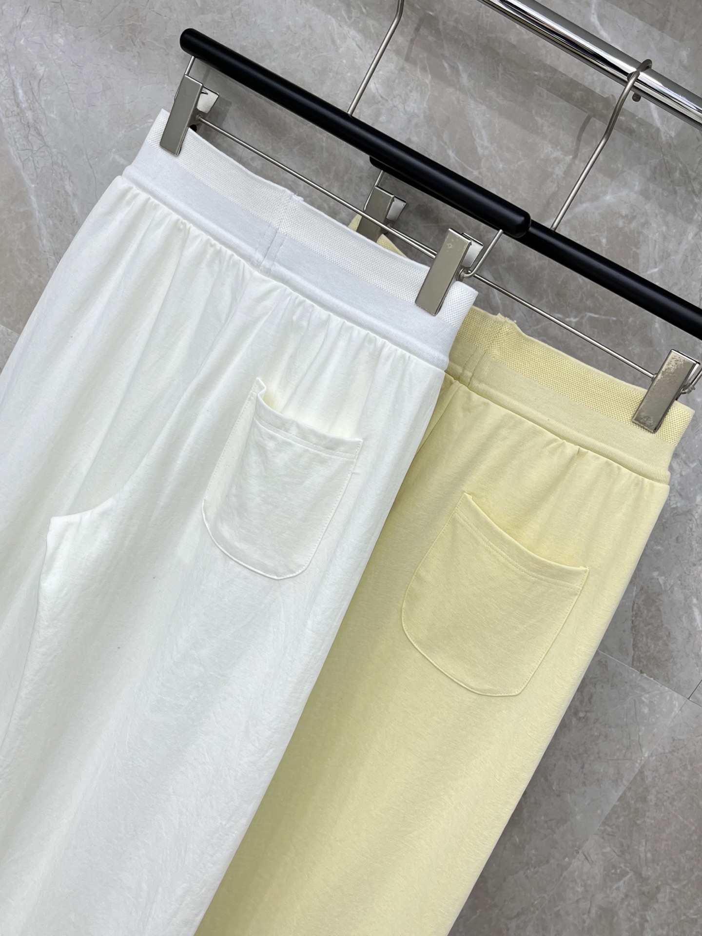 🛒𝐍𝐄𝐖 · 𝟐𝟎𝟐6/爆款现货【早春新款】Miu Mi*｜26新款抽绳织带休闲裤颜色百搭高级 尽显高级