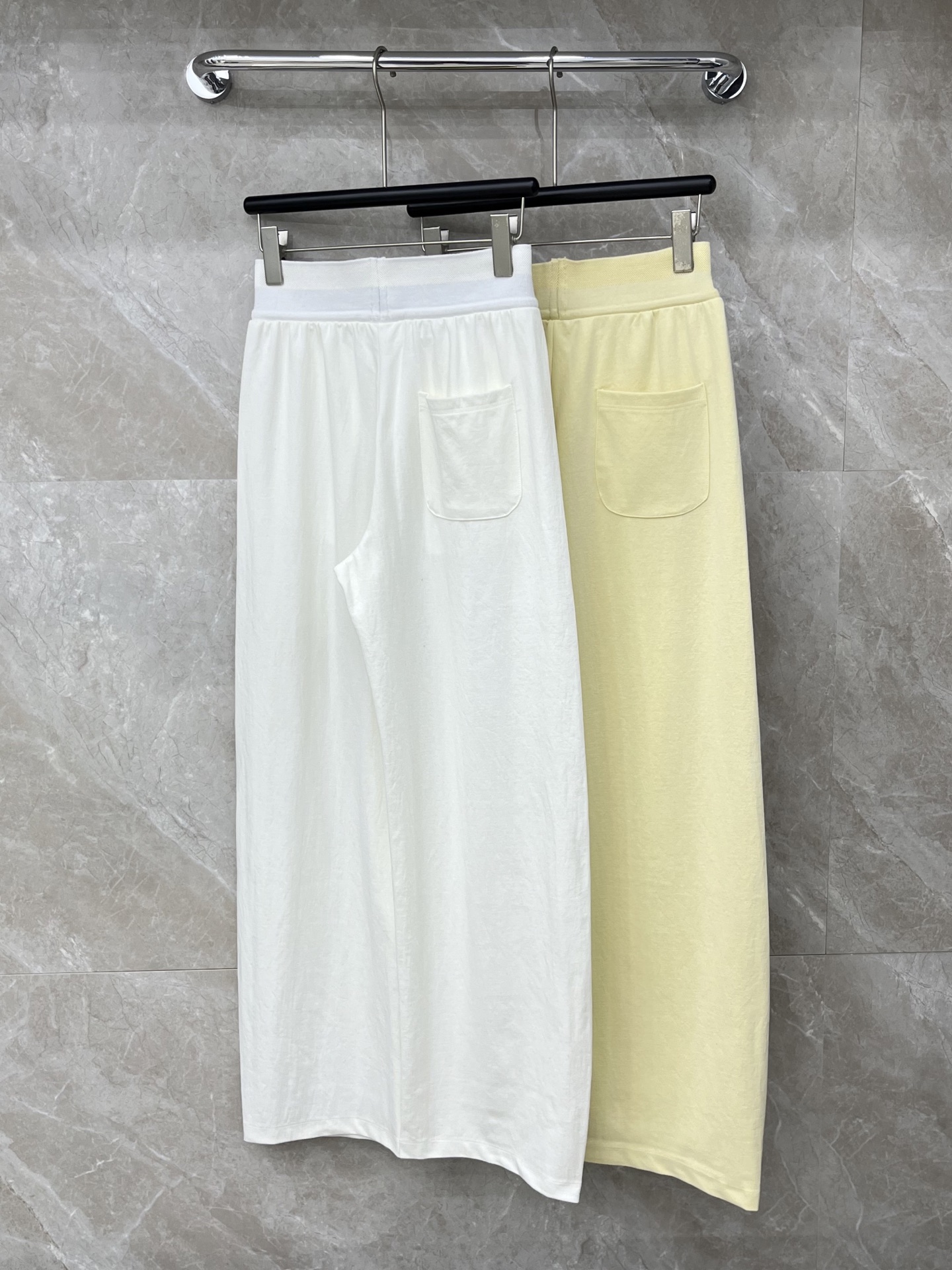 🛒𝐍𝐄𝐖 · 𝟐𝟎𝟐6/爆款现货【早春新款】Miu Mi*｜26新款抽绳织带休闲裤颜色百搭高级 尽显高级