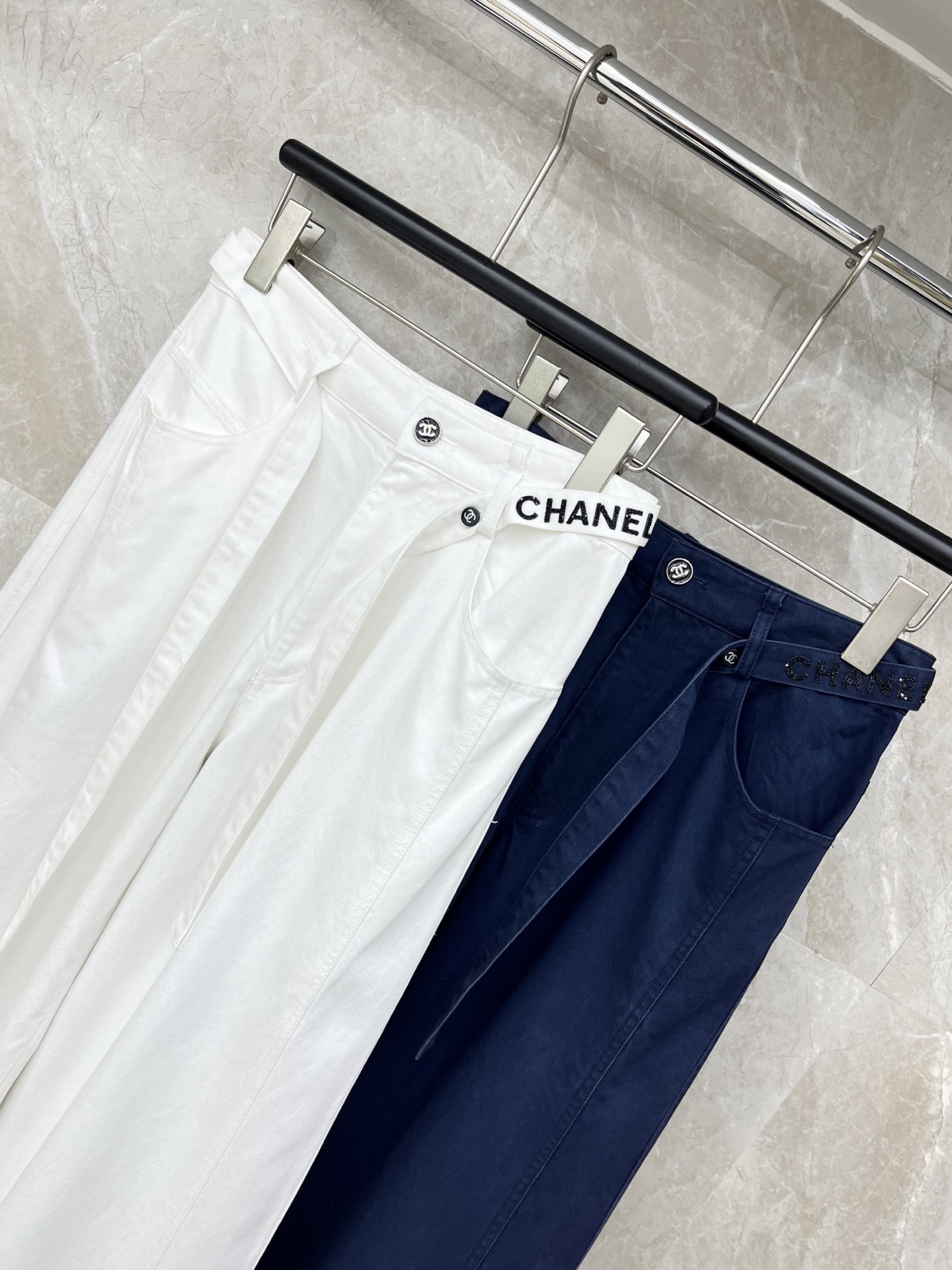 🛒𝐍𝐄𝐖 · 𝟐𝟎𝟐6/爆款现货【早春新款】Cha*｜26新款织带休闲裤颜色百搭高级 尽显高级随意感 视