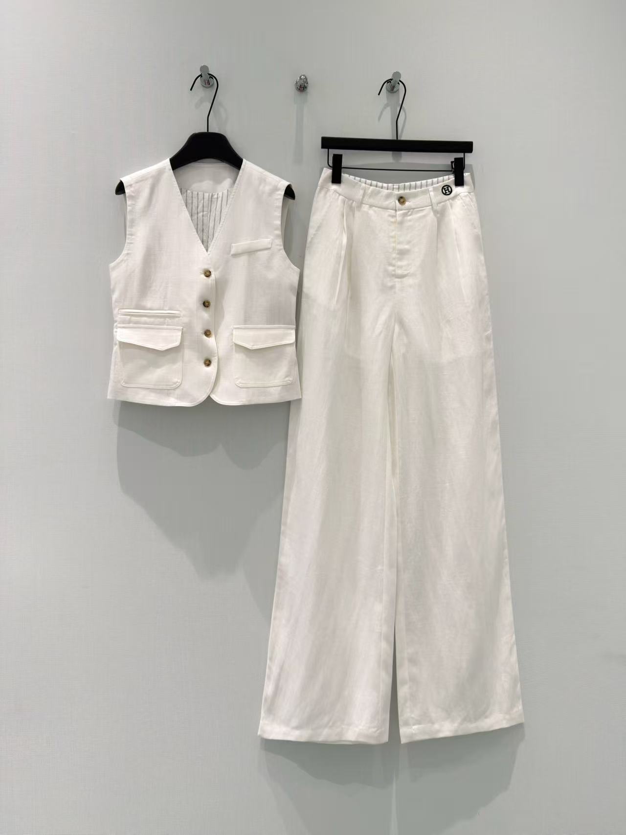 🛒𝐍𝐄𝐖 · 𝟐𝟎𝟐6/爆款现货【春夏上新】设计师｜26新品重工天丝亚麻系带马甲长裤套装！高端定制小背心