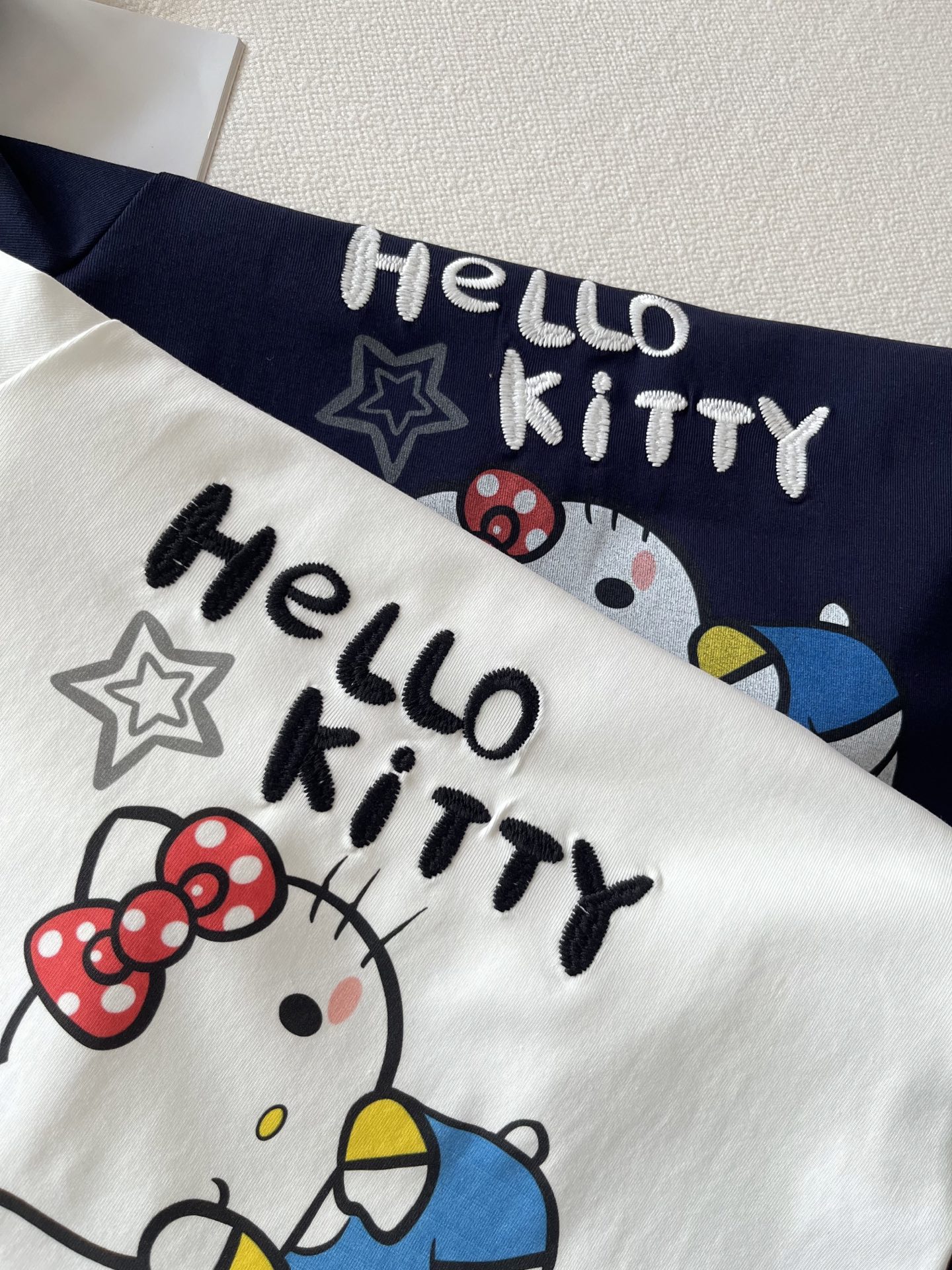 🛒𝐍𝐄𝐖 · 𝟐𝟎𝟐6/爆款现货【春夏上新】 设计师 小众｜2026新款kitty 印花刺绣工艺款弹力T