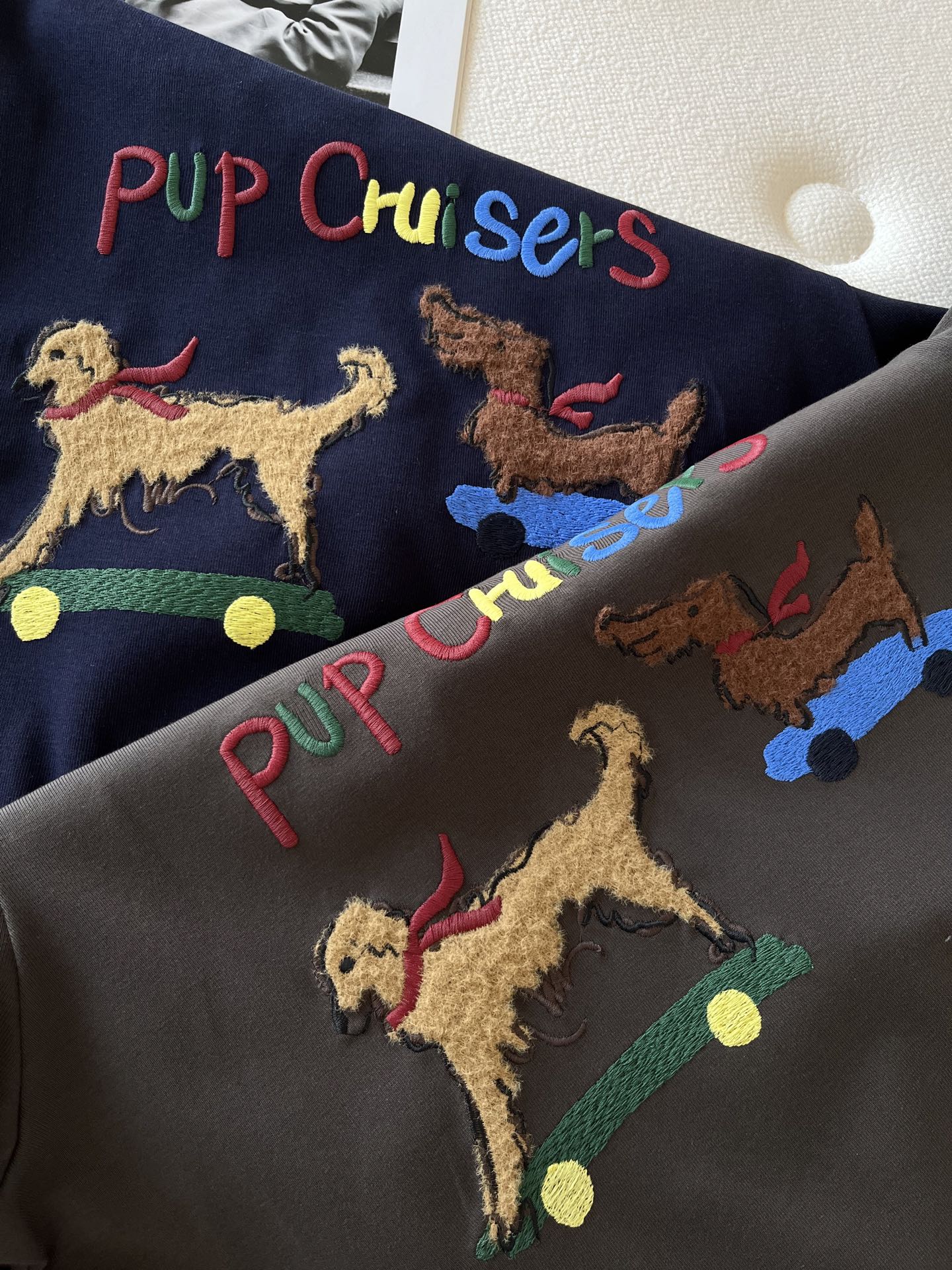 🛒𝐍𝐄𝐖 · 𝟐𝟎𝟐6/爆款现货【春夏上新】 设计师小众｜2026新款立体刺绣工艺款弹力T恤高订面料，百