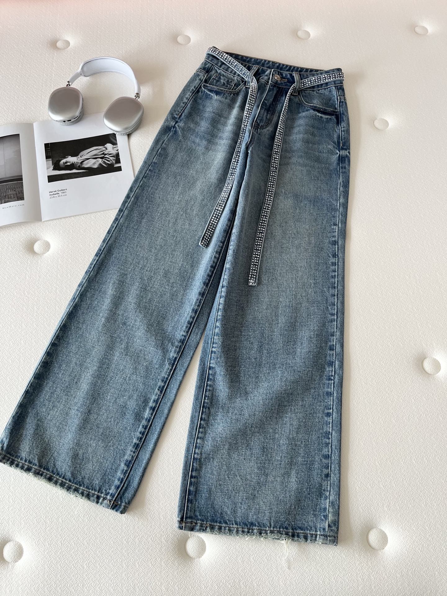 🛒𝐍𝐄𝐖 · 𝟐𝟎𝟐6/爆款现货【早春新款】原创｜小香风烫钻腰带阔腿牛仔裤▪️ 复古做旧蓝牛仔面料，软而