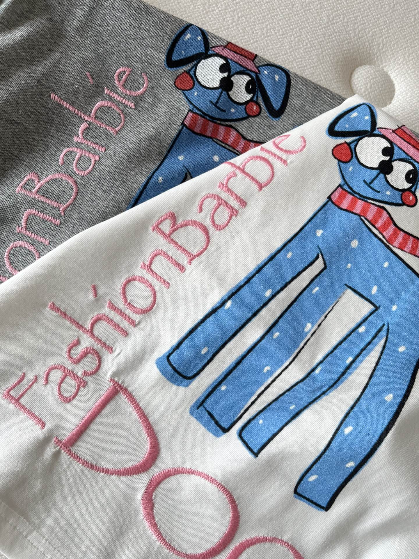 🛒𝐍𝐄𝐖 · 𝟐𝟎𝟐6/爆款现货【春夏上新】 设计师小众｜2026新款撞色印花刺绣工艺款弹力T恤高订面料