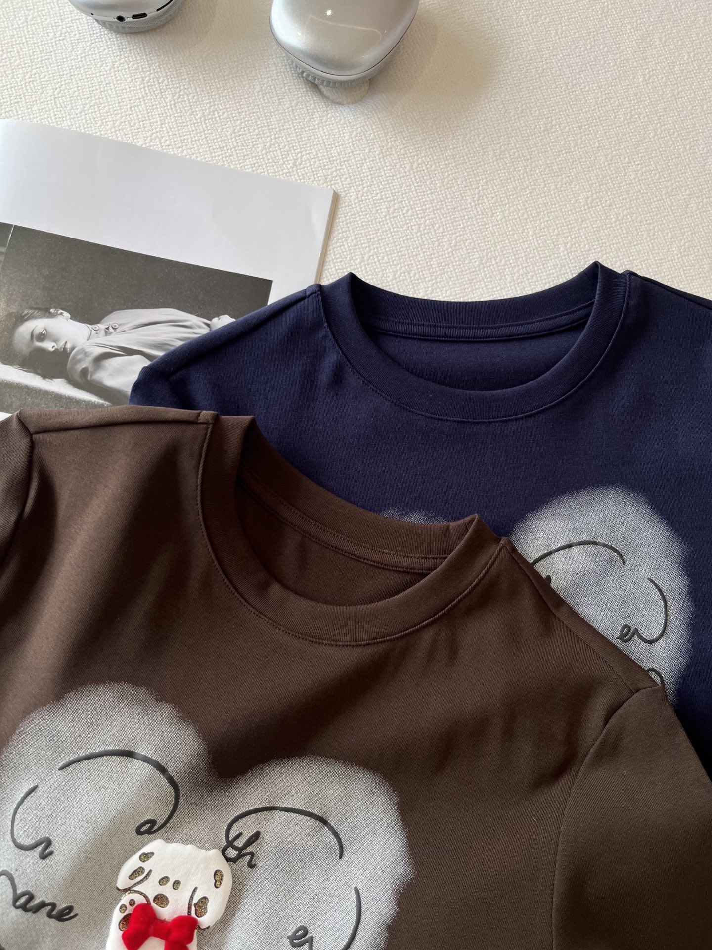 🛒𝐍𝐄𝐖 · 𝟐𝟎𝟐6/爆款现货【春夏上新】 设计师小众｜2026新款气泡印花工艺款弹力T恤高订面料，百