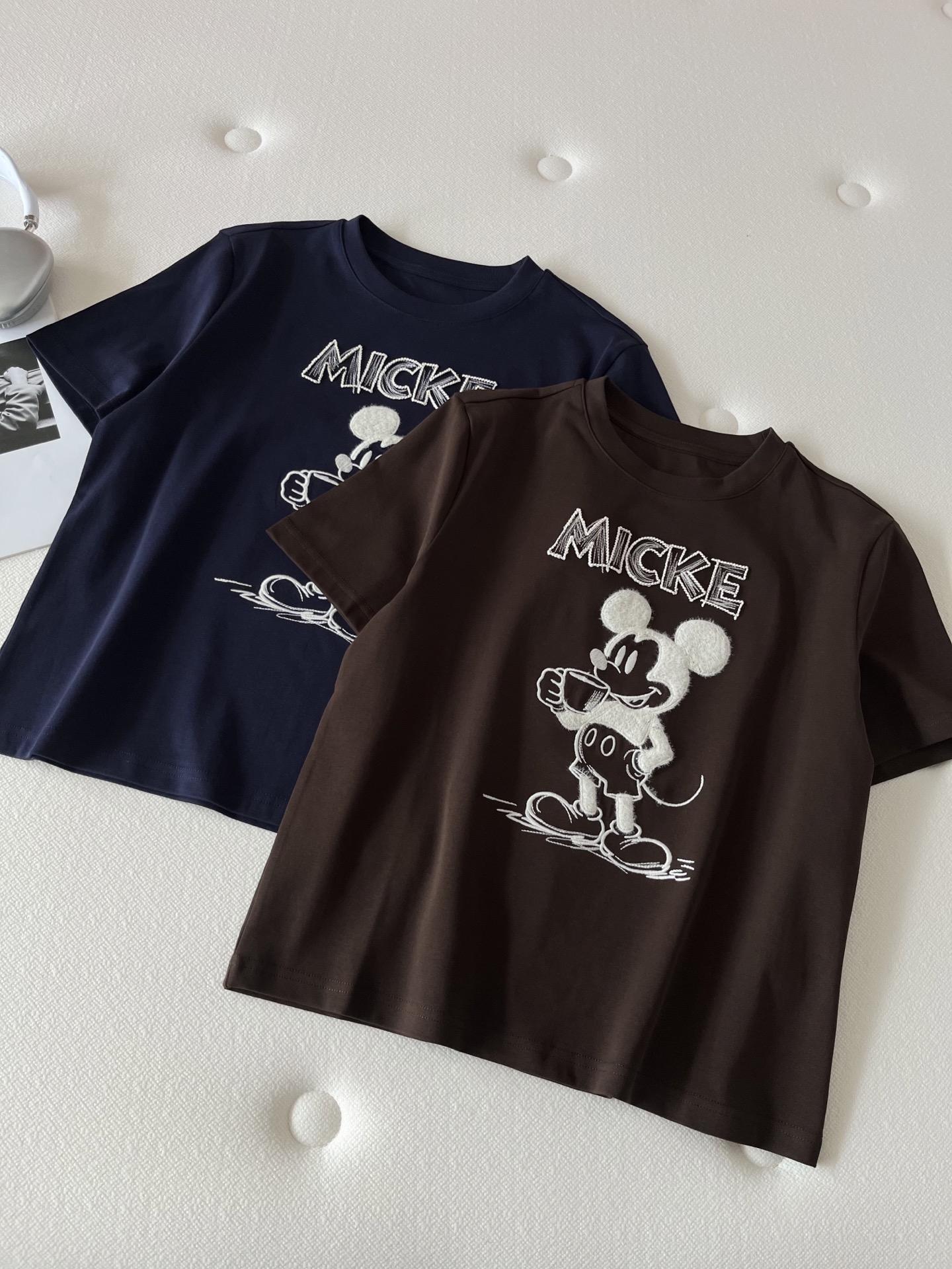 🛒𝐍𝐄𝐖 · 𝟐𝟎𝟐6/爆款现货【春夏上新】 设计师小众｜2026新款立体毛绒米奇工艺款弹力T恤高订面料