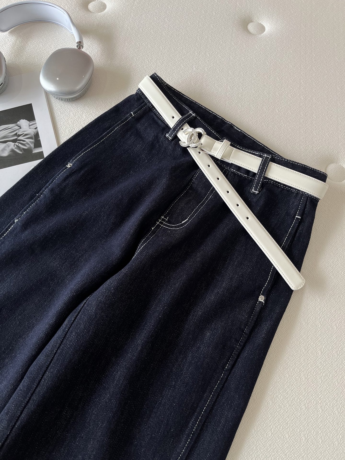 🛒𝐍𝐄𝐖 · 𝟐𝟎𝟐6/爆款现货【早春新款】原创｜🆕【菱格撞色刺绣阔腿长裤】配专属腰带进口棉质牛仔面料打