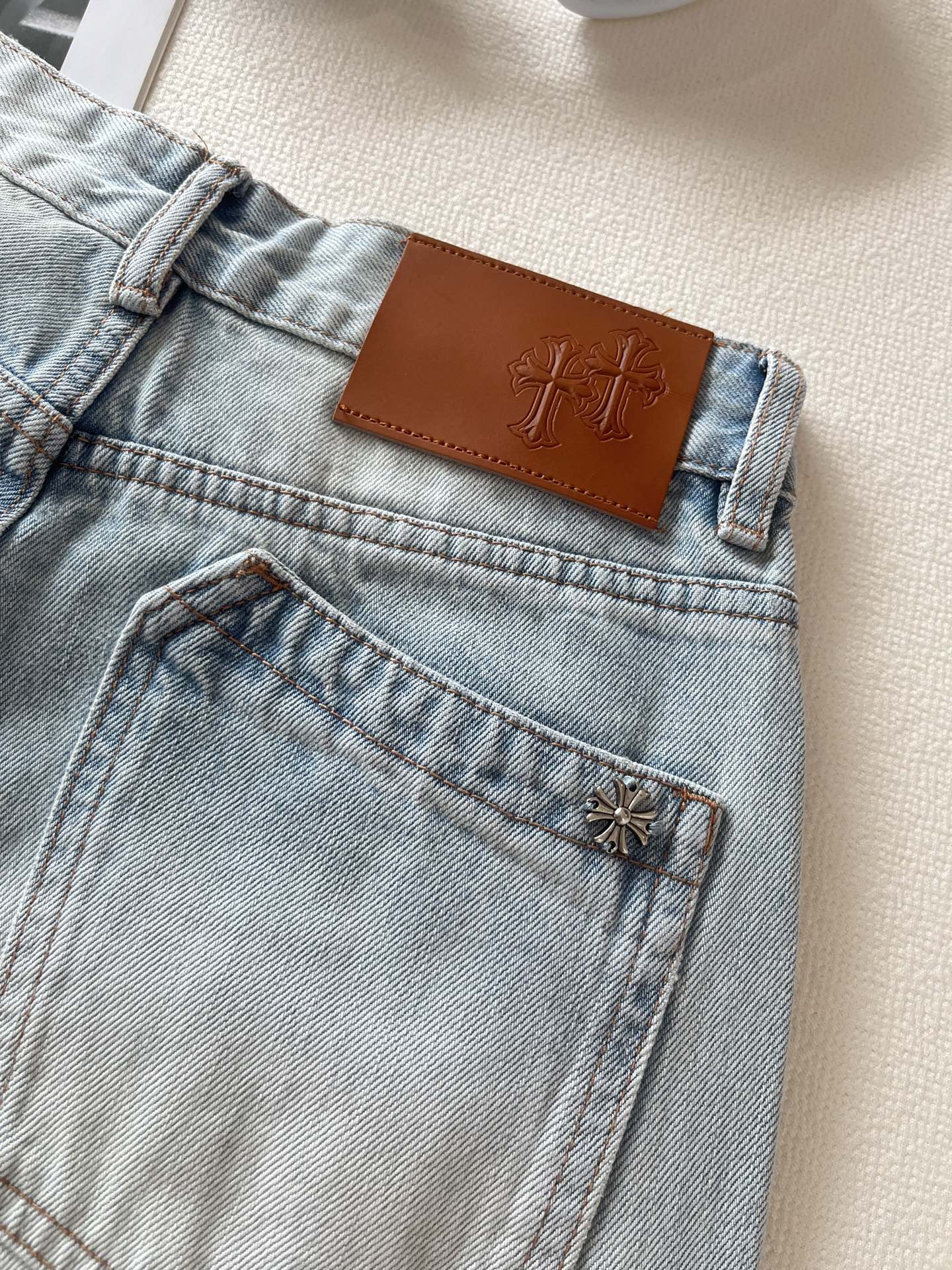 🛒𝐍𝐄𝐖 · 𝟐𝟎𝟐6/爆款现货【早春新款】原创｜🆕【蓝白渐变色破洞阔腿长裤】进口棉质牛仔面料打造清晰牛