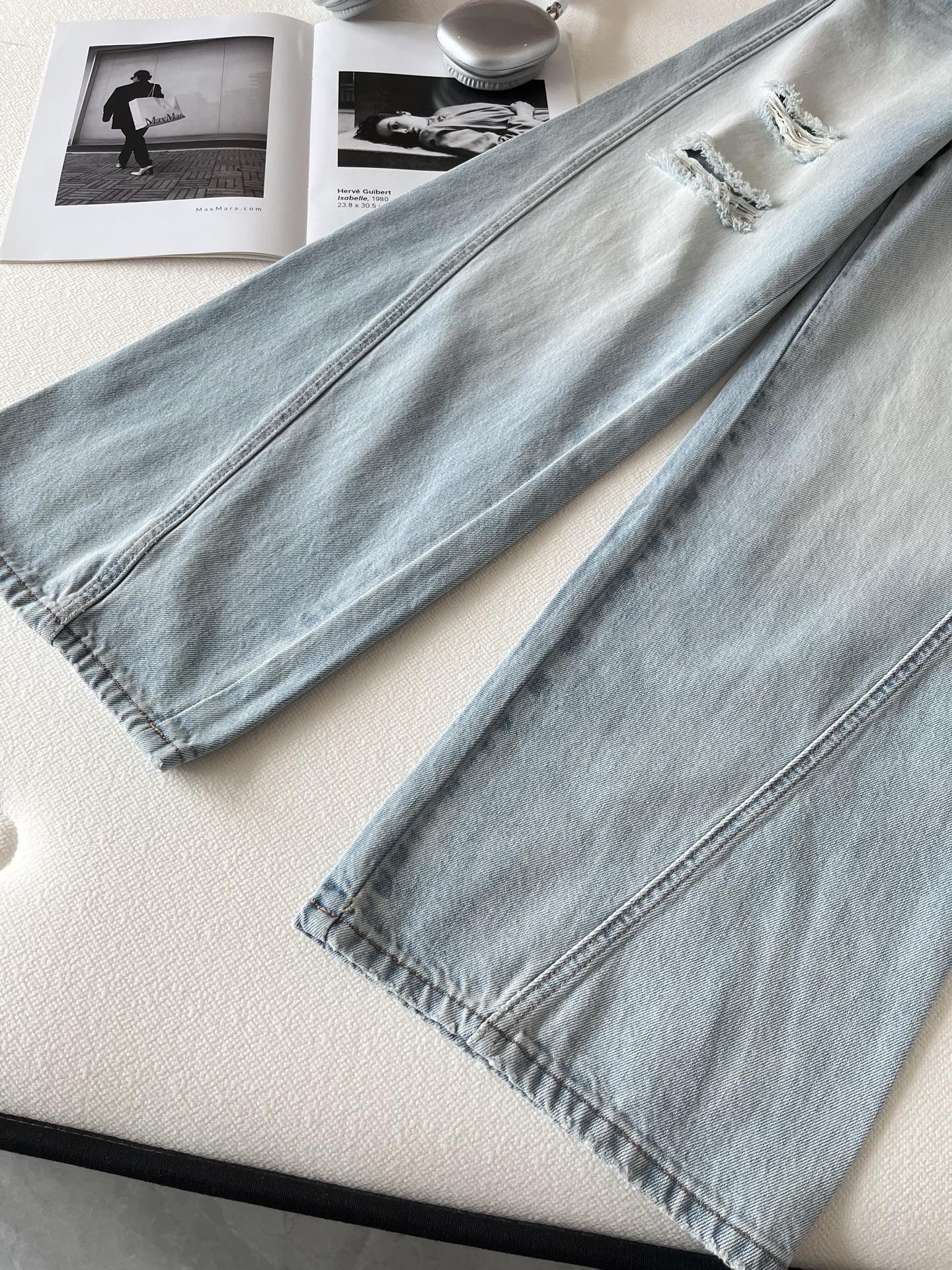 🛒𝐍𝐄𝐖 · 𝟐𝟎𝟐6/爆款现货【早春新款】原创｜🆕【蓝白渐变色破洞阔腿长裤】进口棉质牛仔面料打造清晰牛