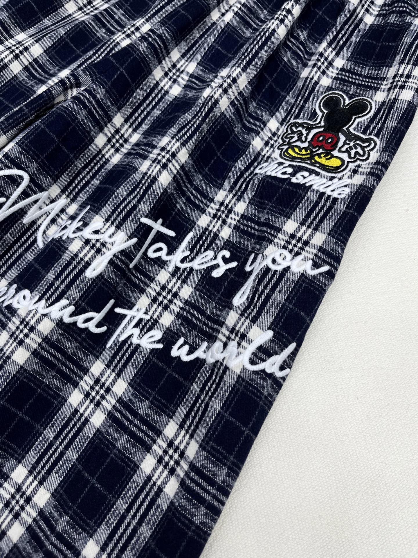 🛒𝐍𝐄𝐖 · 𝟐𝟎𝟐6/爆款现货【早春新款】设计师｜女神同款色织格纹休闲裤米奇字母刺绣设计，清新的色系 