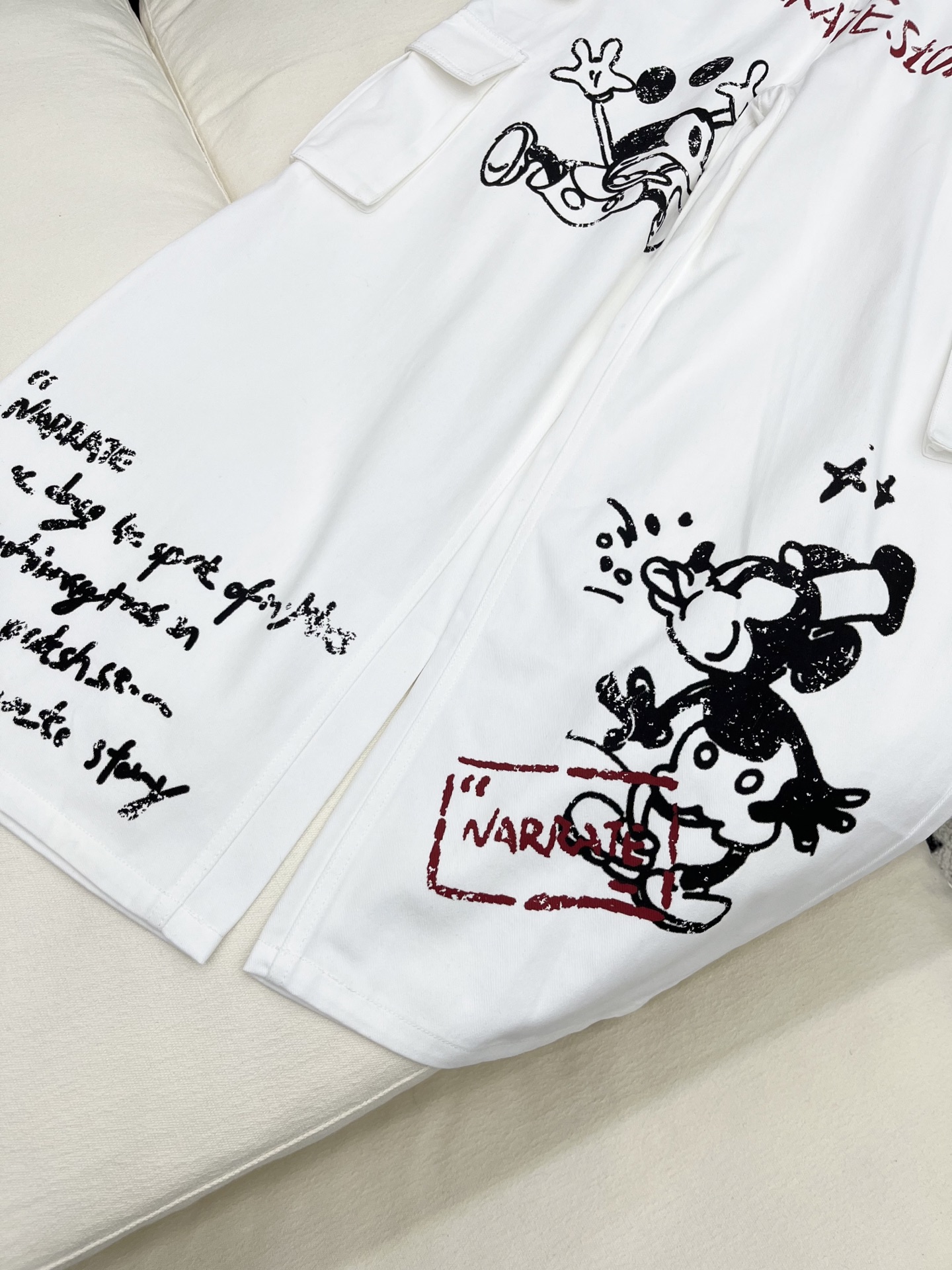 🛒𝐍𝐄𝐖 · 𝟐𝟎𝟐6/爆款现货【早春新款】设计师｜女神同款卡通印花休闲裤米奇字母涂鸦印花设计，清新的色