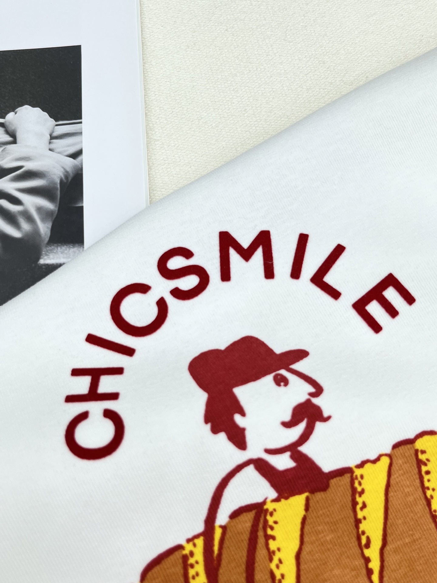 🛒𝐍𝐄𝐖 · 𝟐𝟎𝟐6/爆款现货【春夏上新】 设计师小众｜2026新款卡通印花工艺款T恤 高订面料，百搭