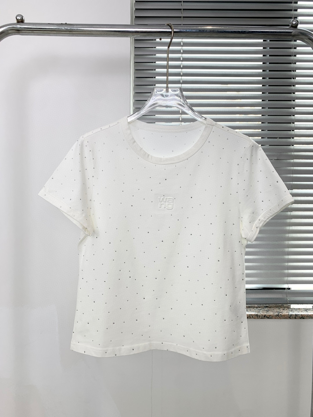 🛒𝐍𝐄𝐖 · 𝟐𝟎𝟐6/爆款现货设计师 原创｜2026新款扎染烫钻短袖T云感舒适的系列！上身的触感谁穿谁