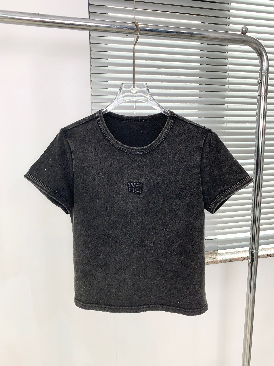 🛒𝐍𝐄𝐖 · 𝟐𝟎𝟐6/爆款现货设计师 原创｜2026新款扎染烫钻短袖T云感舒适的系列！上身的触感谁穿谁