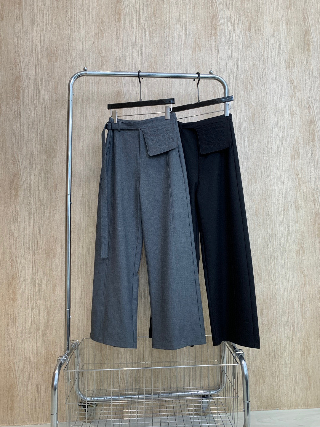 🛒𝐍𝐄𝐖 · 𝟐𝟎𝟐6/爆款现货设计师 ｜26新款腰包休闲西裤颜色百搭高级 尽显高级随意感 视觉盛宴 四