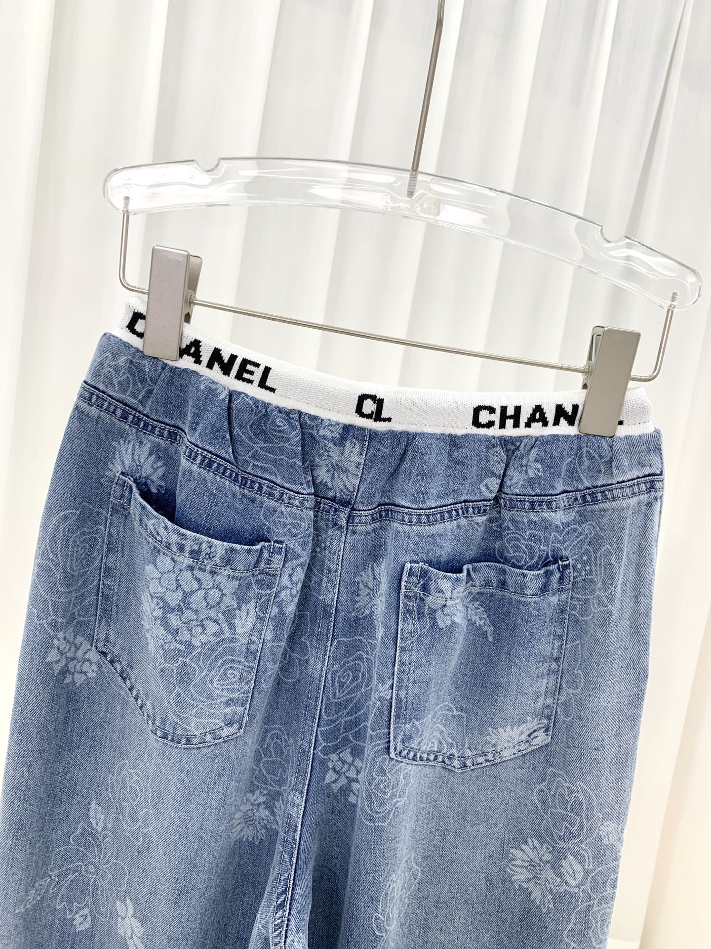 🛒𝐍𝐄𝐖 · 𝟐𝟎𝟐6/爆款现货原单品质 设计师｜26新款烫钻抽绳天丝牛仔裤阔腿版型 包容性极好 撞色腰