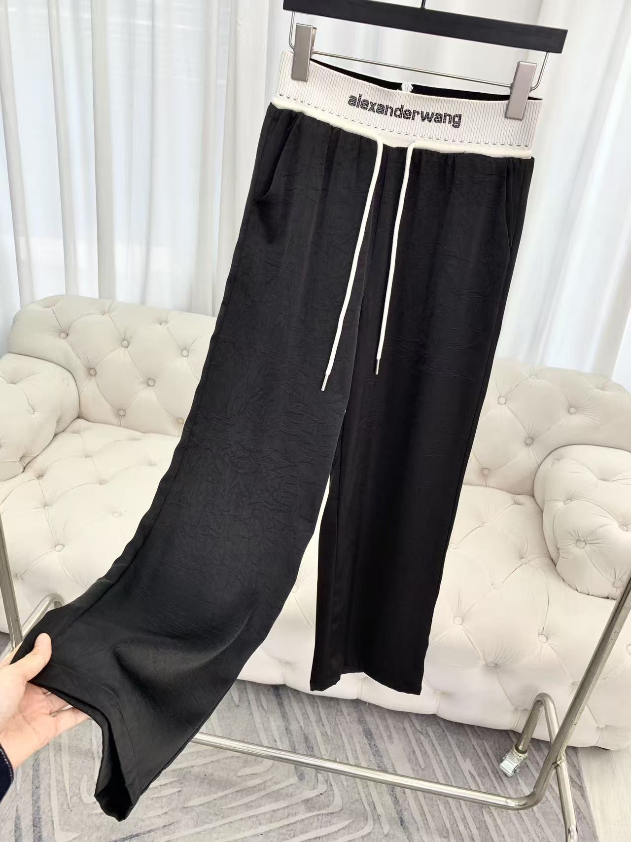 🛒𝐍𝐄𝐖 · 𝟐𝟎𝟐6/爆款现货设计师 原创｜26新款抽绳休闲裤颜色百搭高级 尽显高级随意感 视觉盛宴 