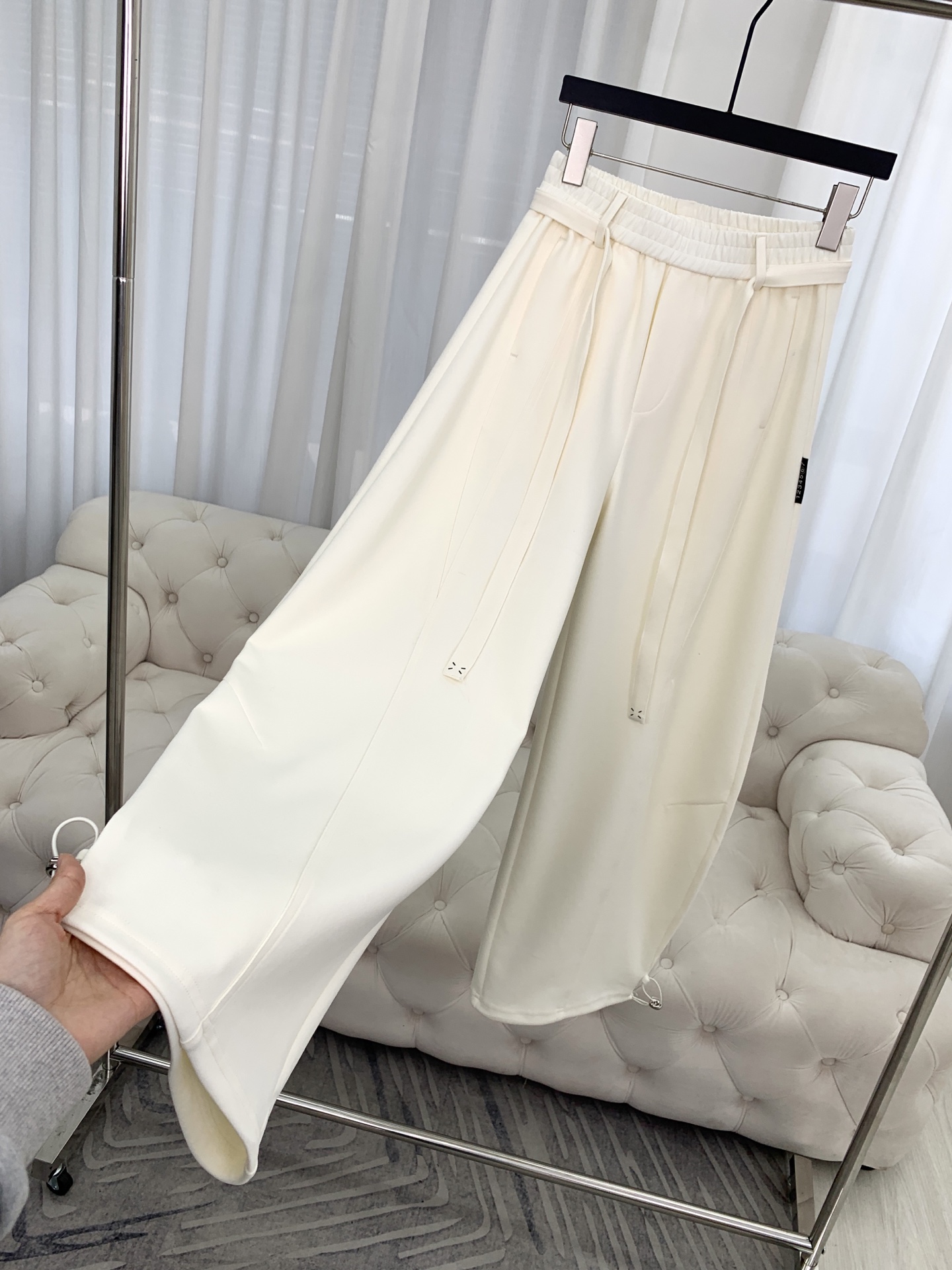 🛒𝐍𝐄𝐖 · 𝟐𝟎𝟐6/爆款现货设计师 原创｜26新款腰带休闲裤颜色百搭高级 尽显高级随意感 视觉盛宴 