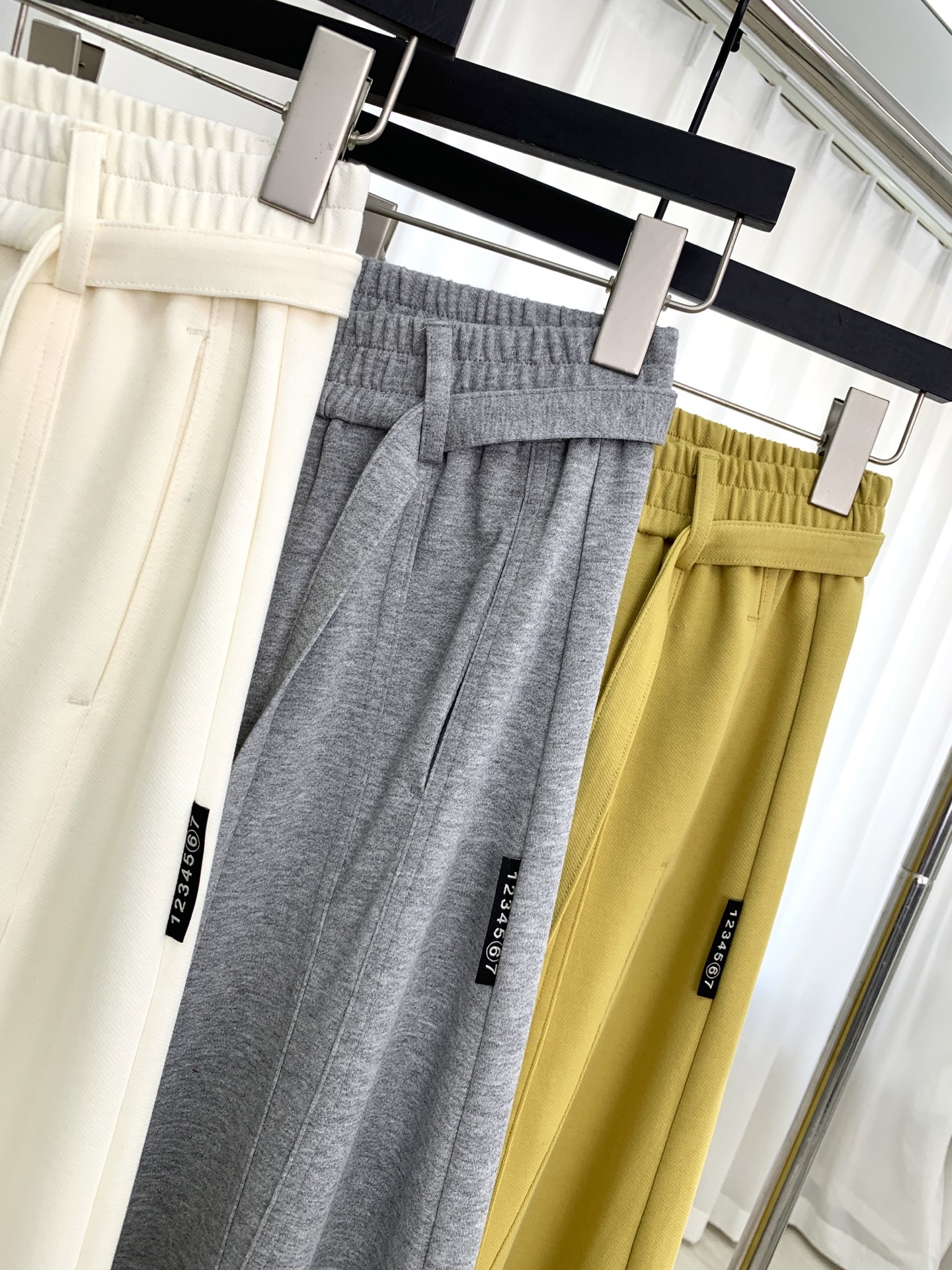 🛒𝐍𝐄𝐖 · 𝟐𝟎𝟐6/爆款现货设计师 原创｜26新款腰带休闲裤颜色百搭高级 尽显高级随意感 视觉盛宴 