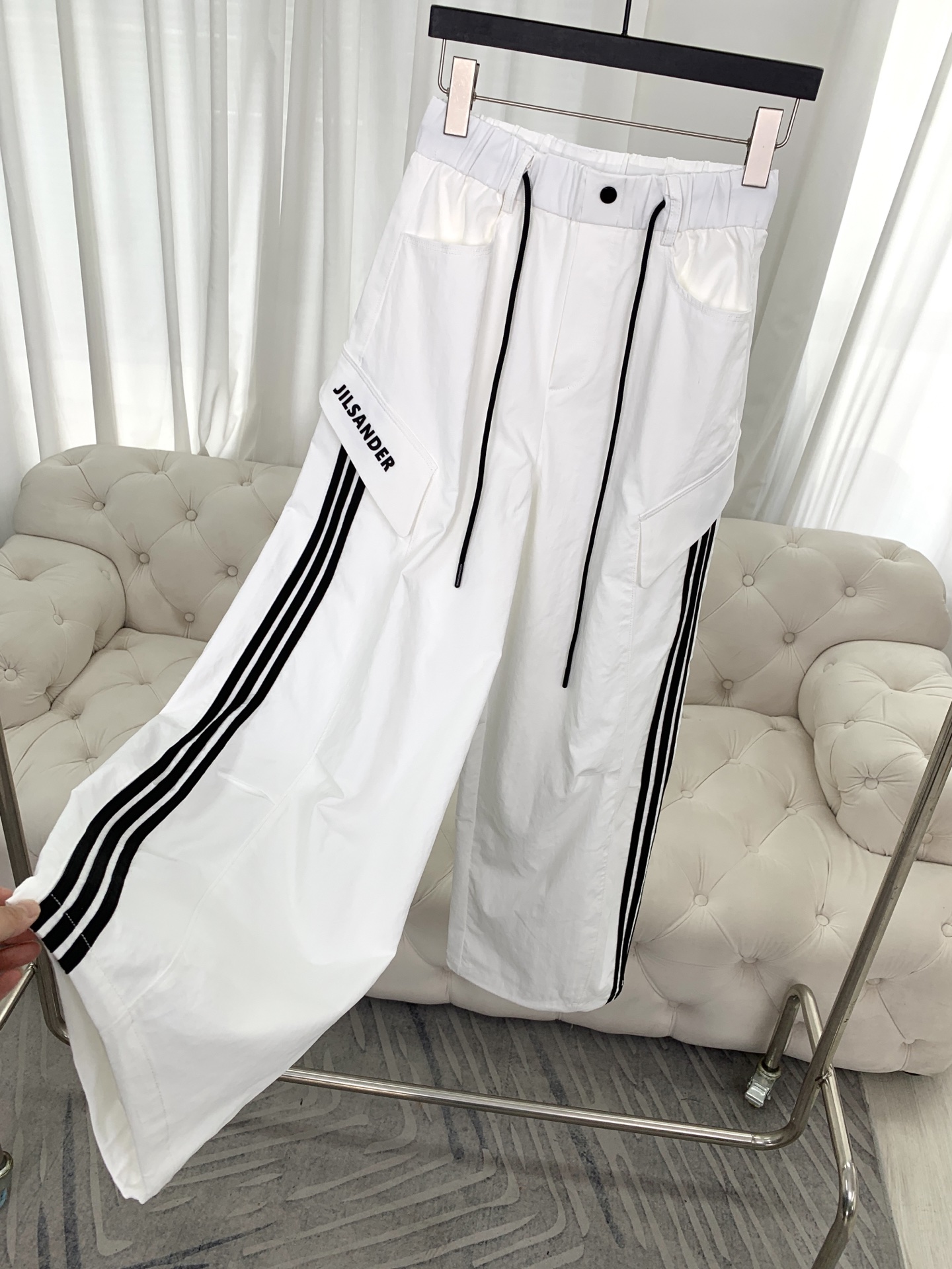 🛒𝐍𝐄𝐖 · 𝟐𝟎𝟐6/爆款现货【春夏上新】设计师原创｜拼条抽绳工装式休闲裤颜色百搭高级 定制腰带尽显高