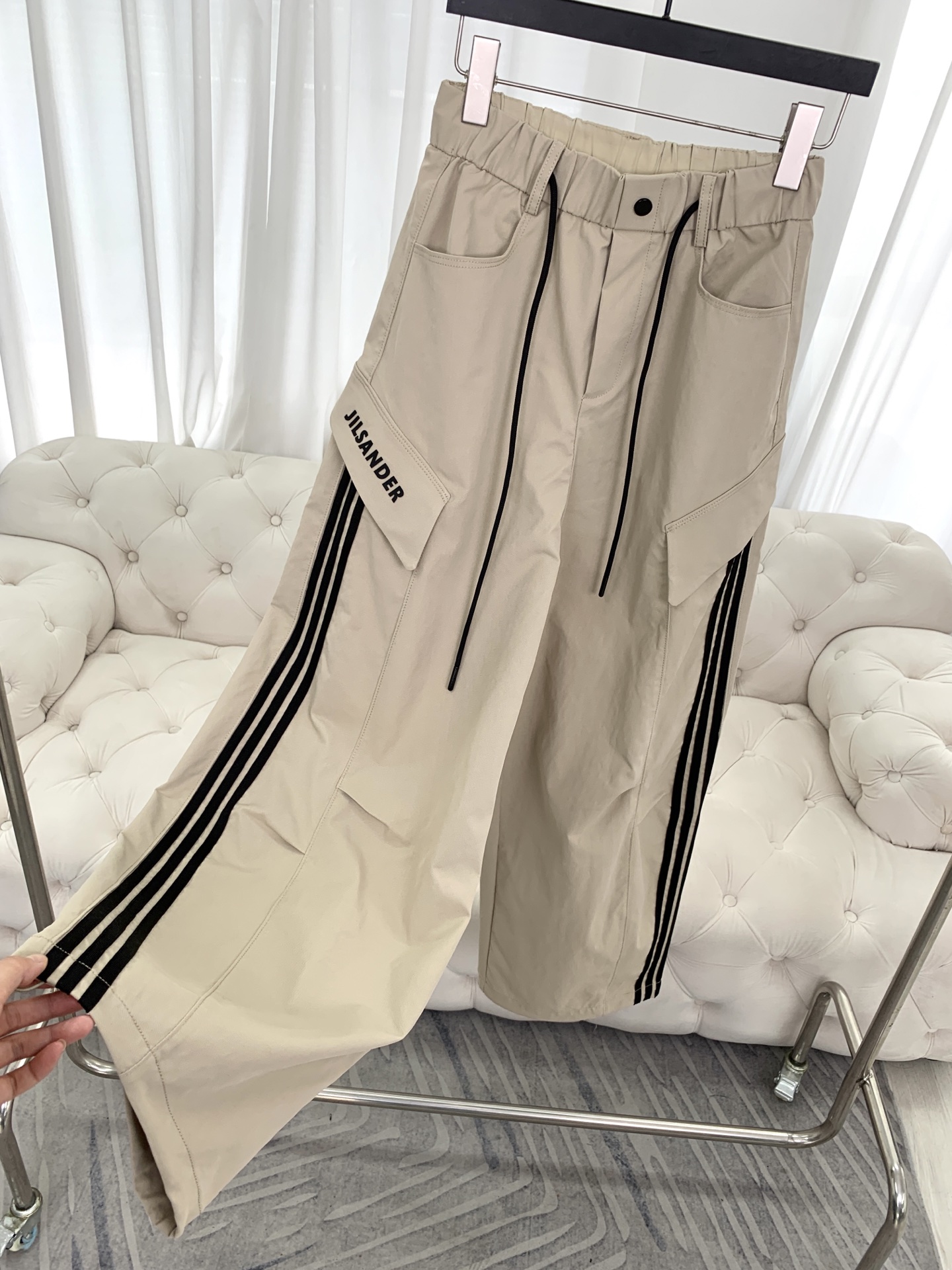 🛒𝐍𝐄𝐖 · 𝟐𝟎𝟐6/爆款现货【春夏上新】设计师原创｜拼条抽绳工装式休闲裤颜色百搭高级 定制腰带尽显高