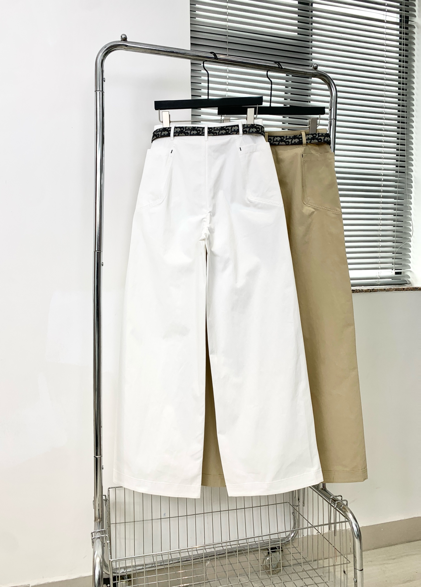 🛒𝐍𝐄𝐖 · 𝟐𝟎𝟐6/爆款现货【春夏上新】设计师原创｜老花腰带刺绣工装式休闲裤颜色百搭高级 定制腰带尽