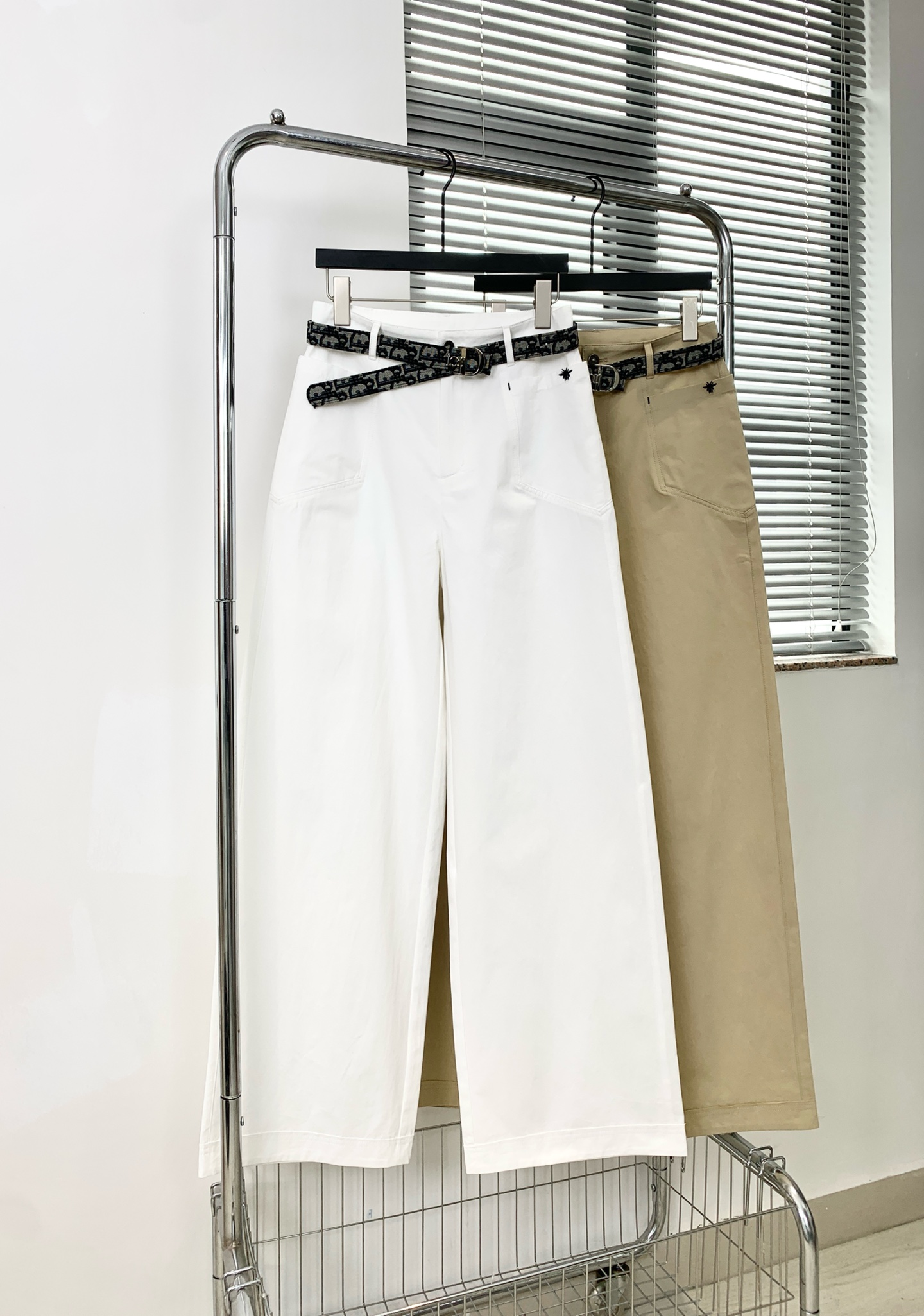 🛒𝐍𝐄𝐖 · 𝟐𝟎𝟐6/爆款现货【春夏上新】设计师原创｜老花腰带刺绣工装式休闲裤颜色百搭高级 定制腰带尽