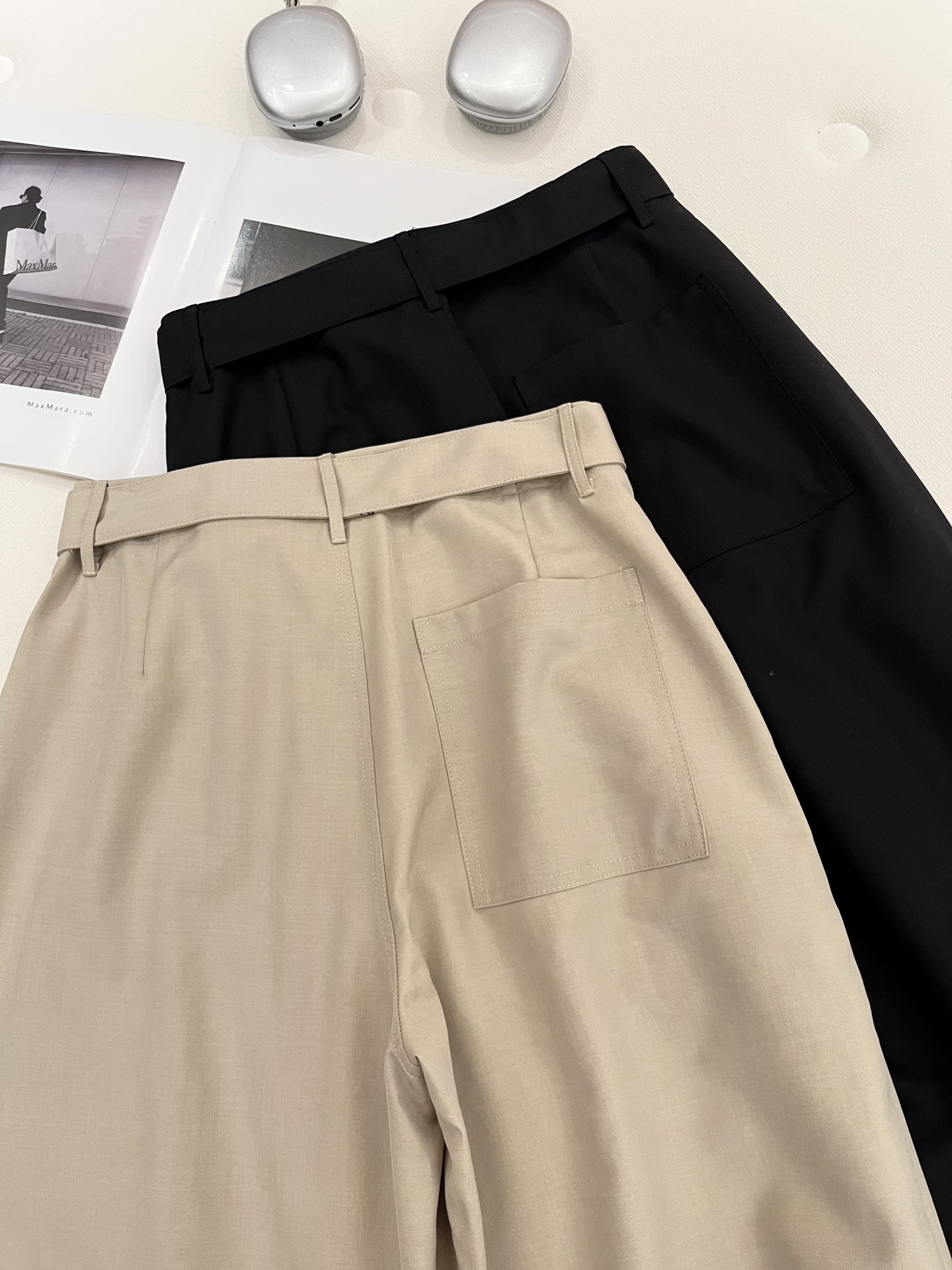 🛒𝐍𝐄𝐖 · 𝟐𝟎𝟐6/爆款现货【春夏上新】Loe*｜26新款休闲西裤爆单系列款 气质女神必入 定制皮牌