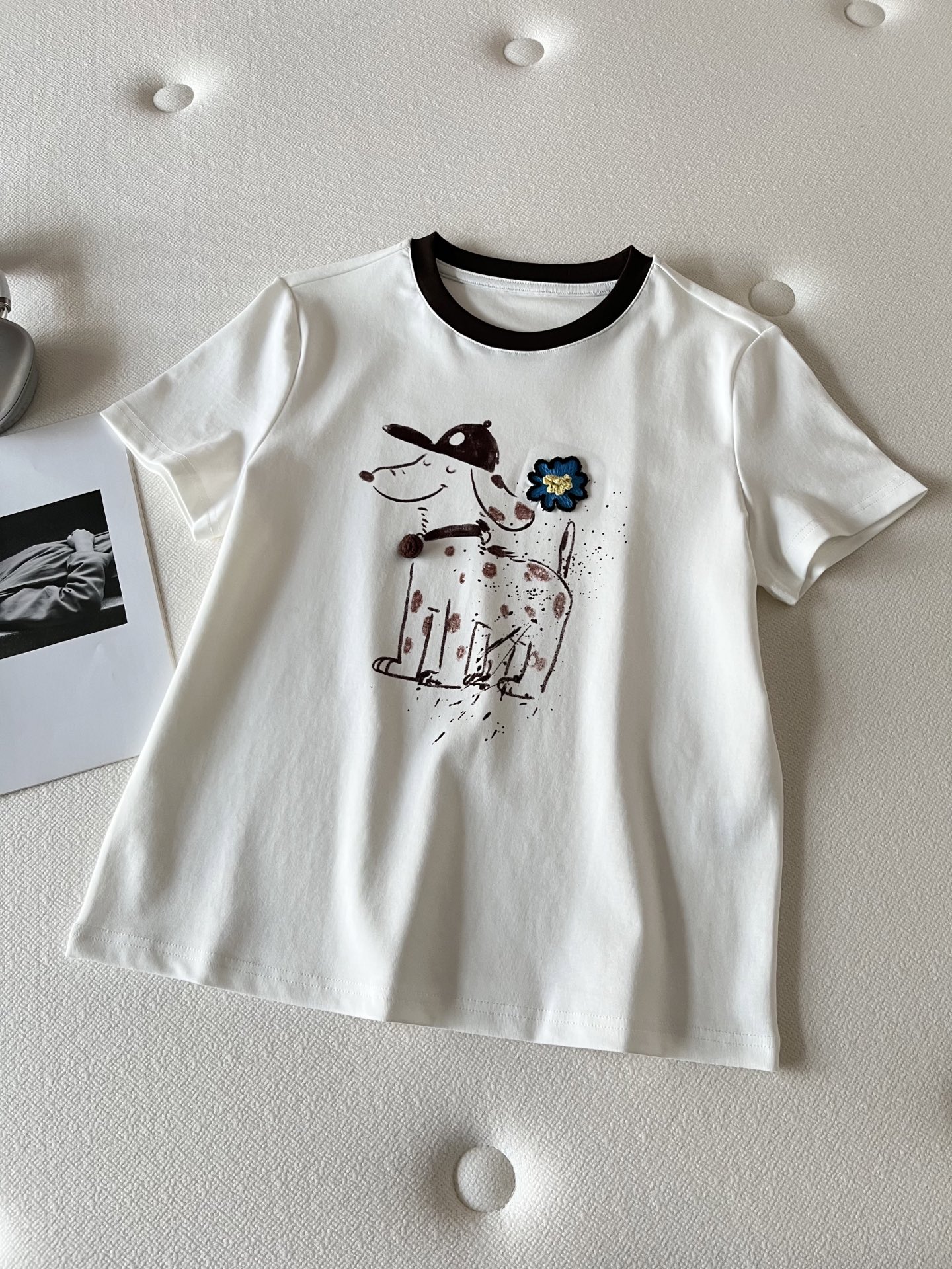 🛒𝐍𝐄𝐖 · 𝟐𝟎𝟐6/爆款现货【春夏上新】 设计师小众｜2026新款撞色立体手工钩花工艺款弹力T恤高订