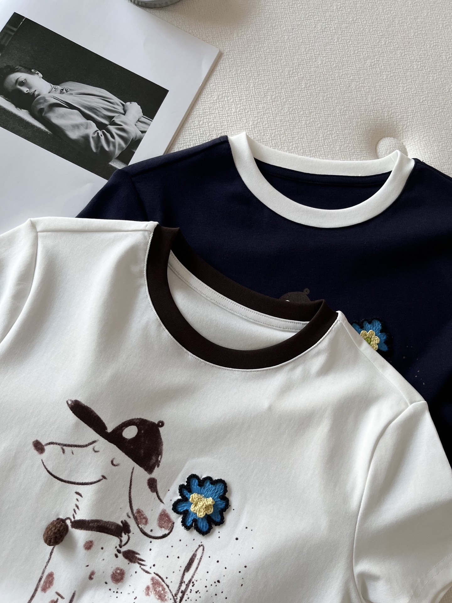 🛒𝐍𝐄𝐖 · 𝟐𝟎𝟐6/爆款现货【春夏上新】 设计师小众｜2026新款撞色立体手工钩花工艺款弹力T恤高订