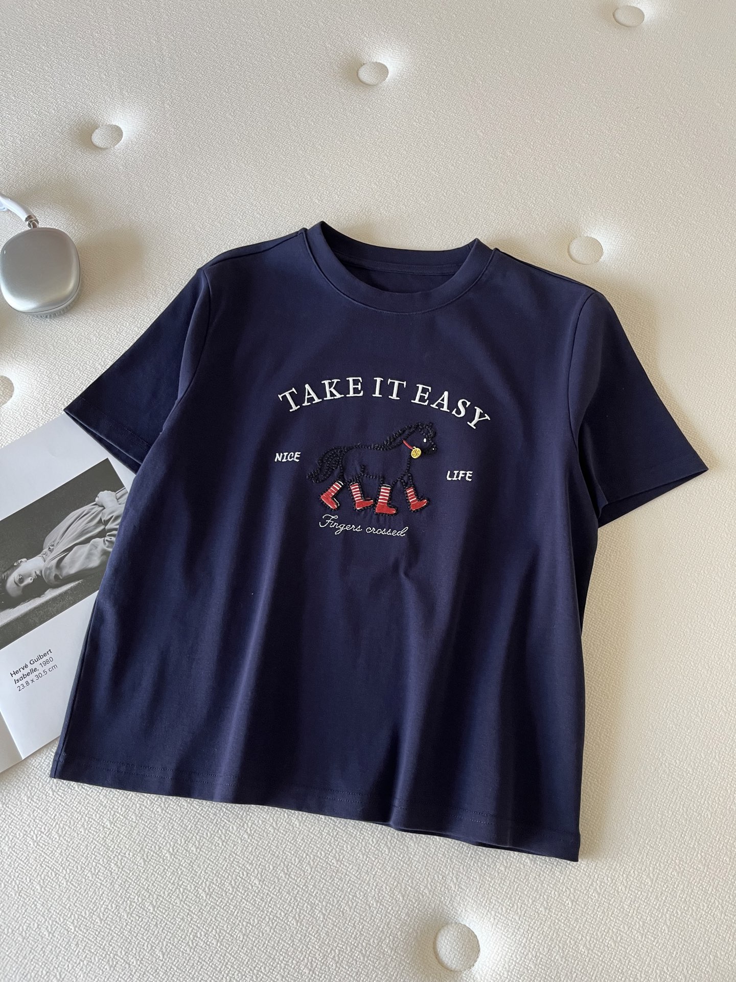 🛒𝐍𝐄𝐖 · 𝟐𝟎𝟐6/爆款现货【春夏上新】 设计师小众｜2026新款撞色立体刺绣工艺款弹力T恤高订面料