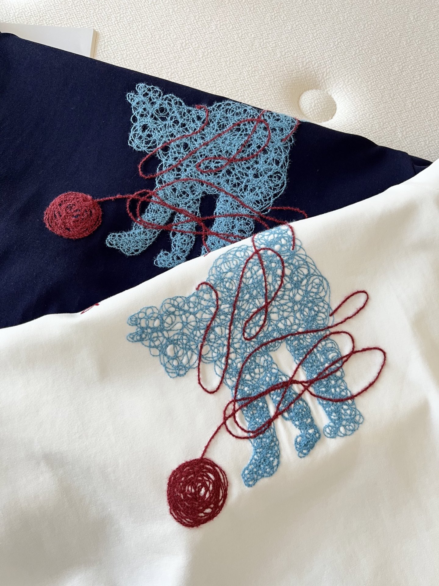 🛒𝐍𝐄𝐖 · 𝟐𝟎𝟐6/爆款现货【春夏上新】 设计师小众｜2026新款撞色工艺刺绣弹力T恤高订面料，百搭