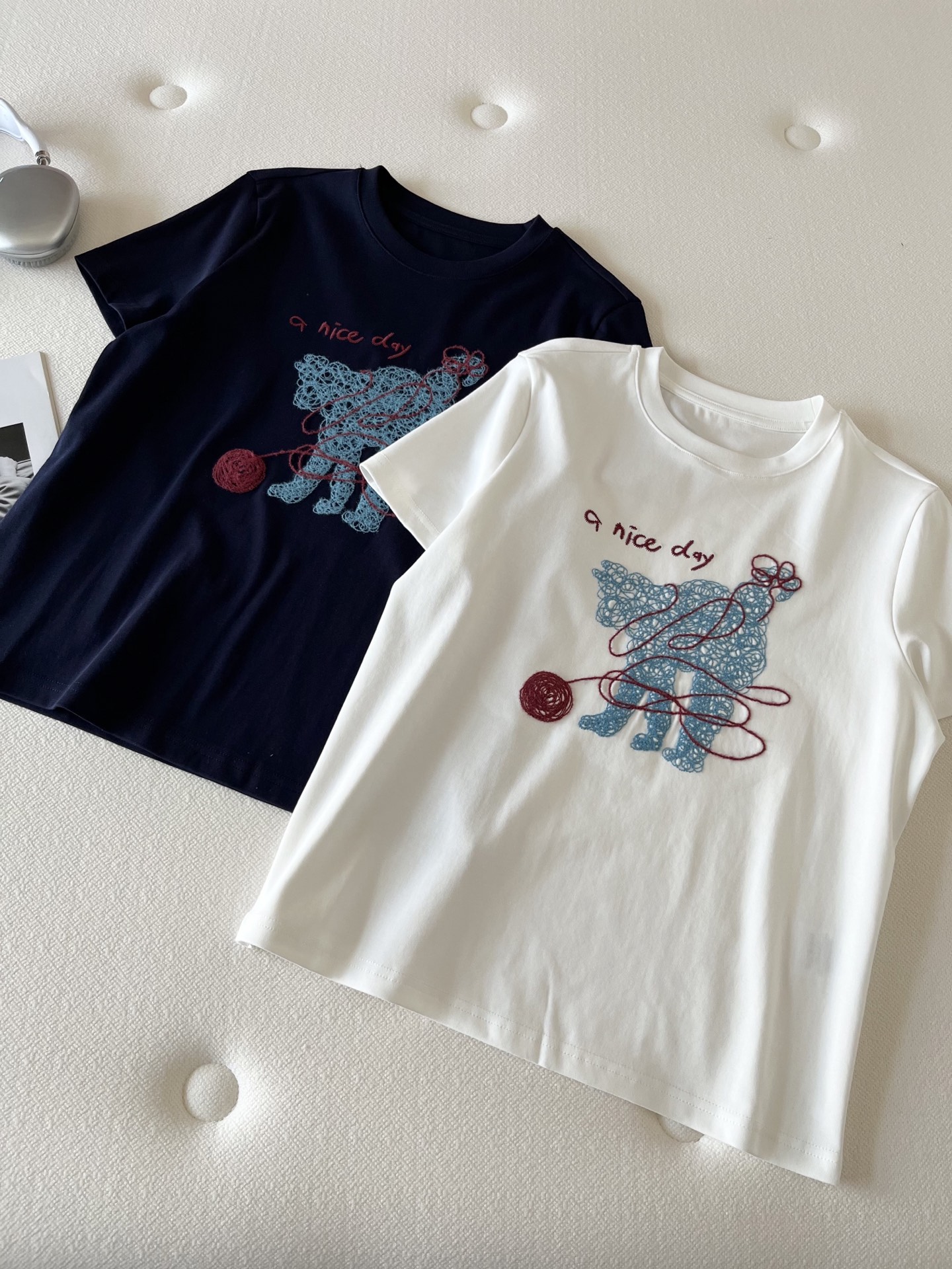 🛒𝐍𝐄𝐖 · 𝟐𝟎𝟐6/爆款现货【春夏上新】 设计师小众｜2026新款撞色工艺刺绣弹力T恤高订面料，百搭